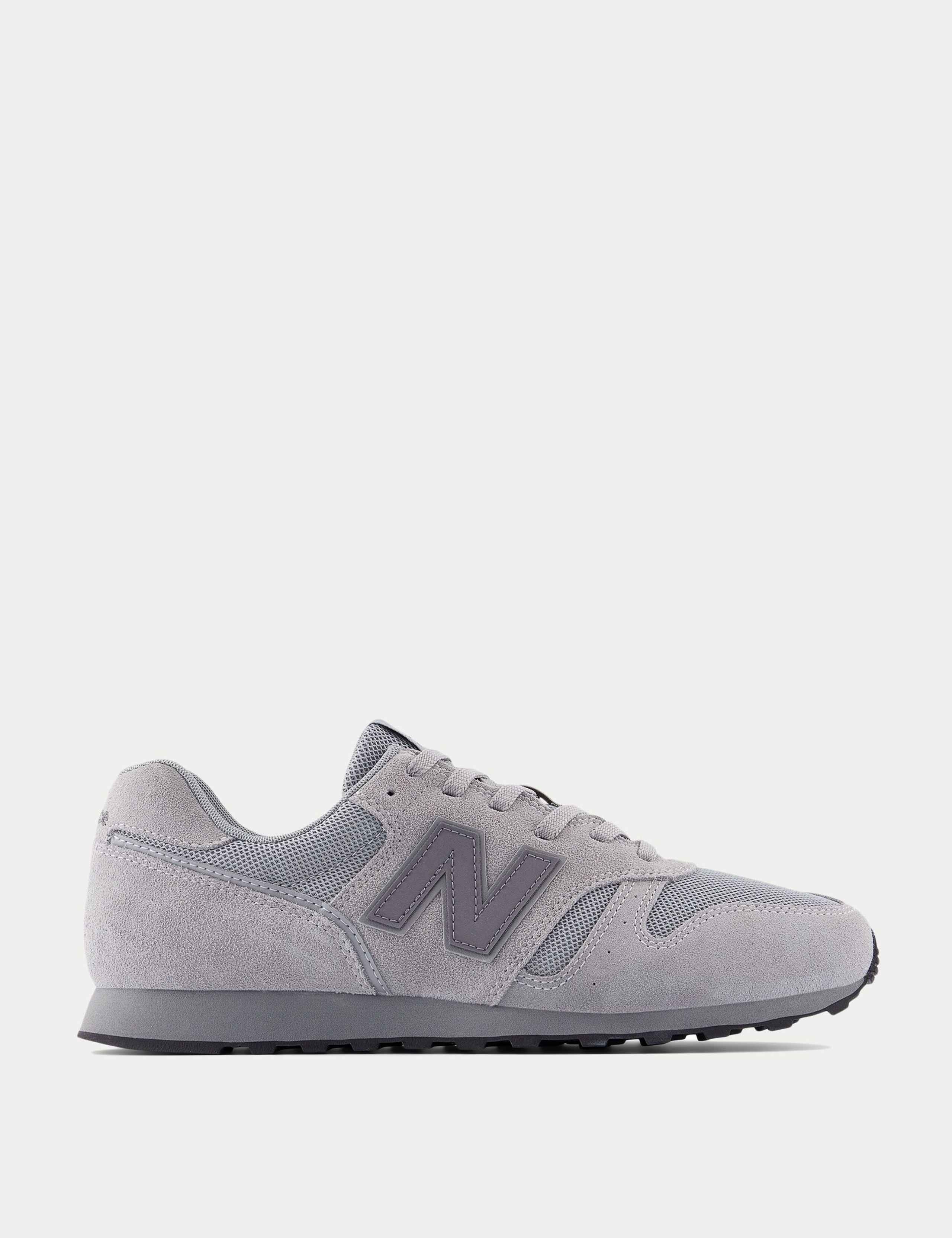 373 Trainers
