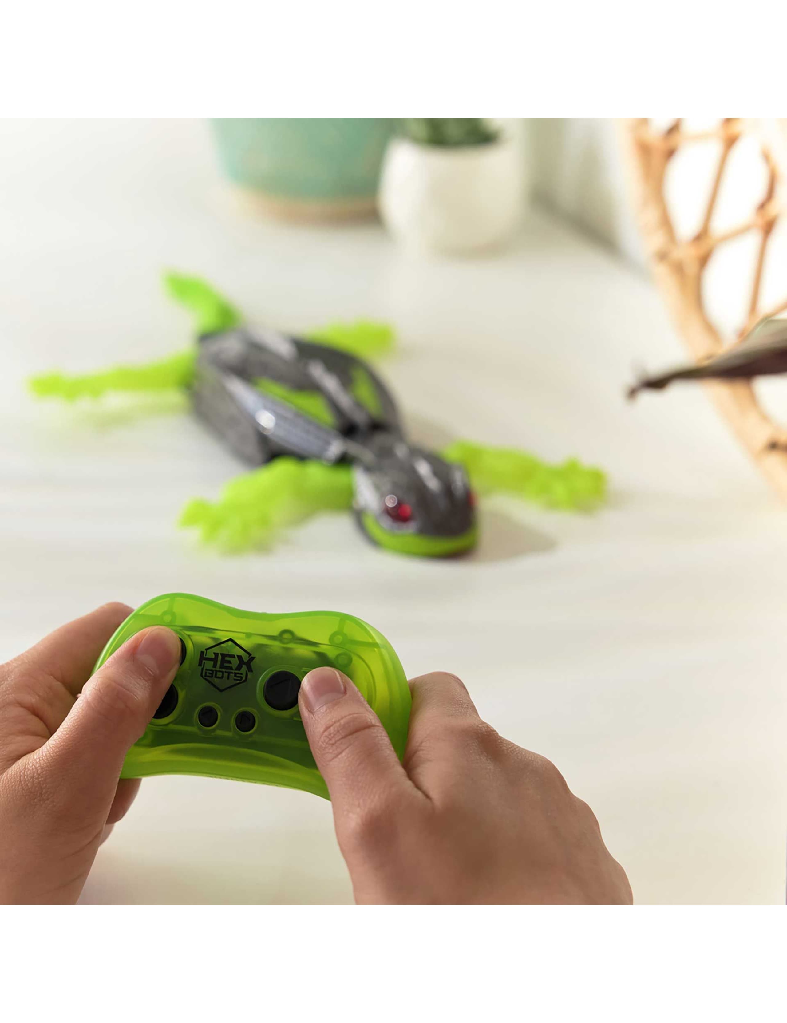 Wall Crawler Gecko Remote Control Figure (4+ Yrs)