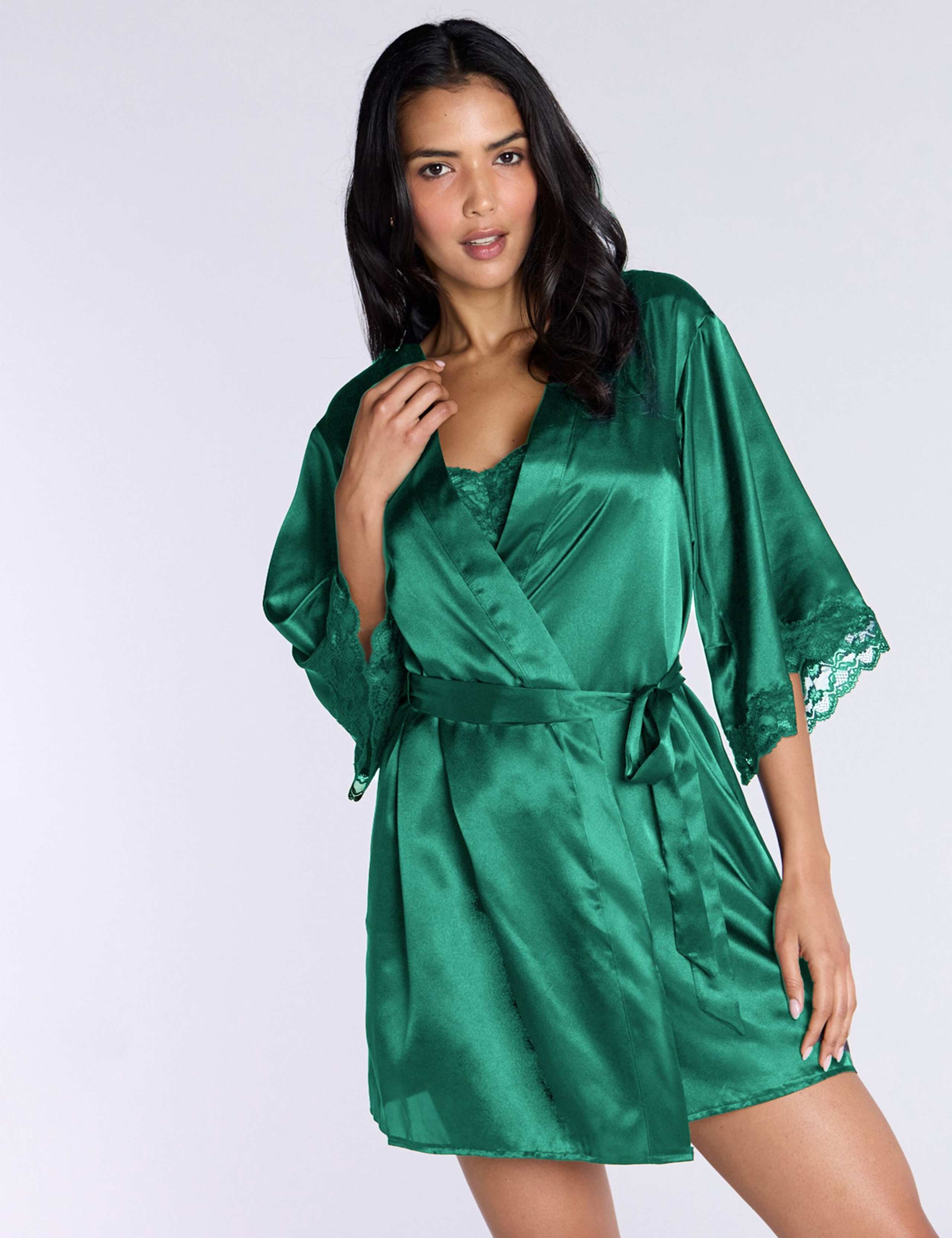 Amelia Robe