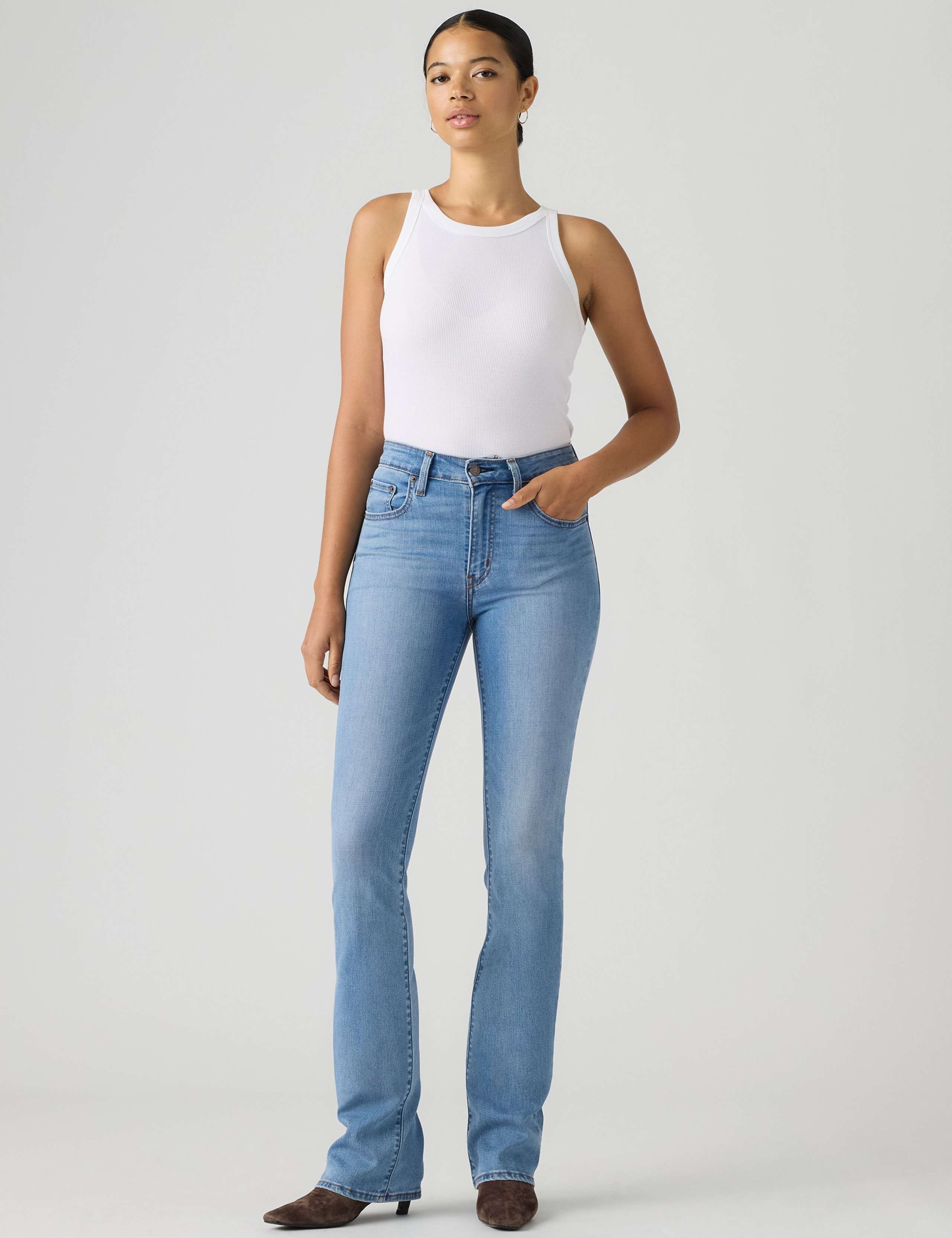 725 High Rise Bootcut Jeans