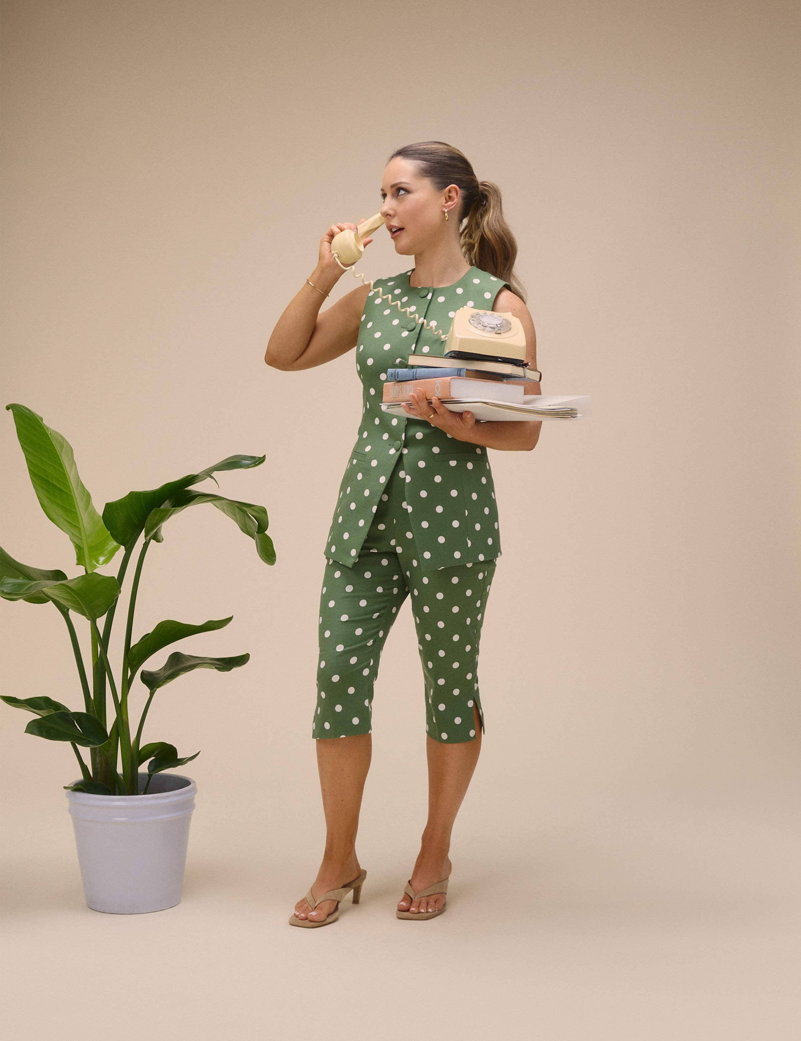 Cotton-Rich Spot Print Capri Trousers