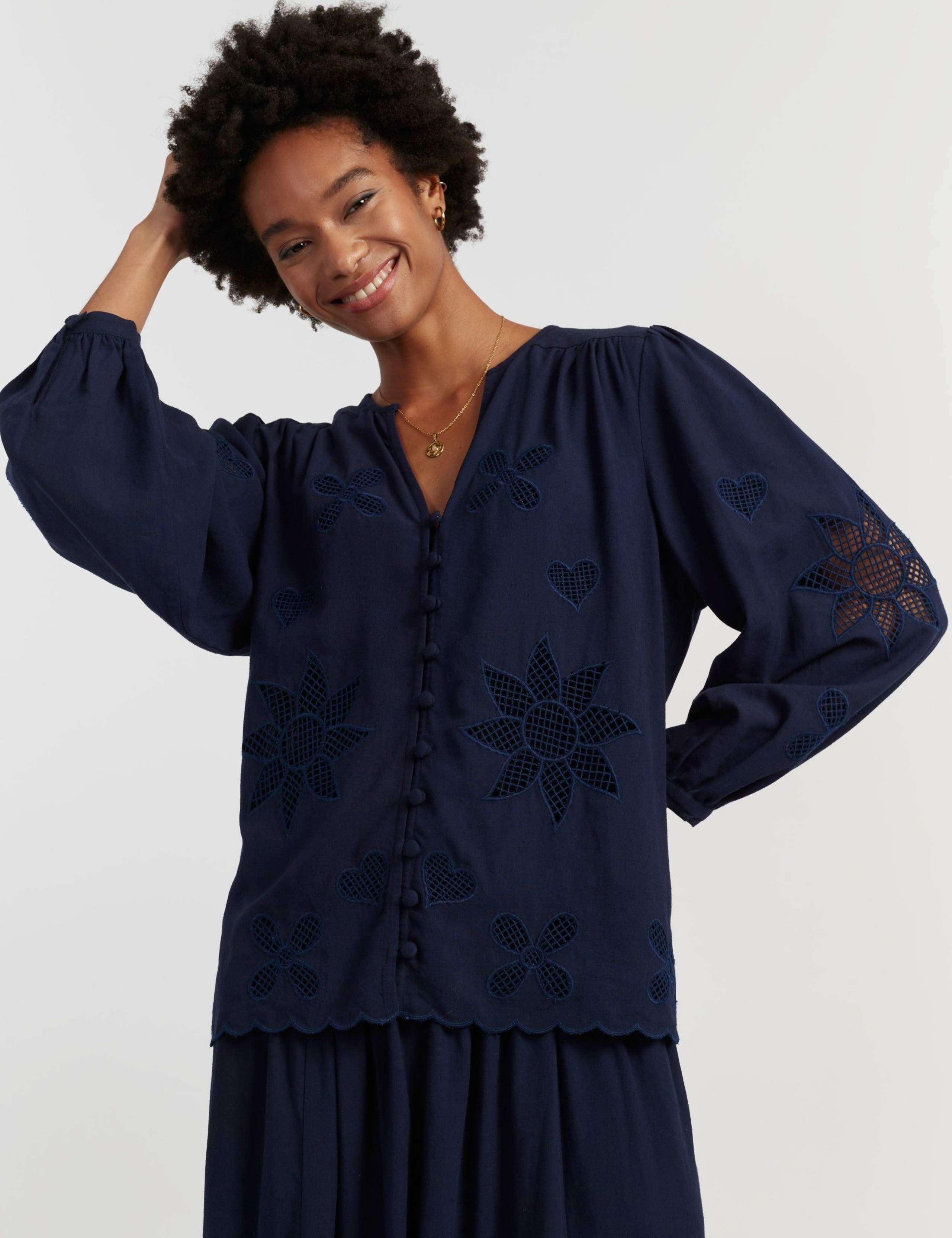 Broderie V-Neck Shirt with Linen