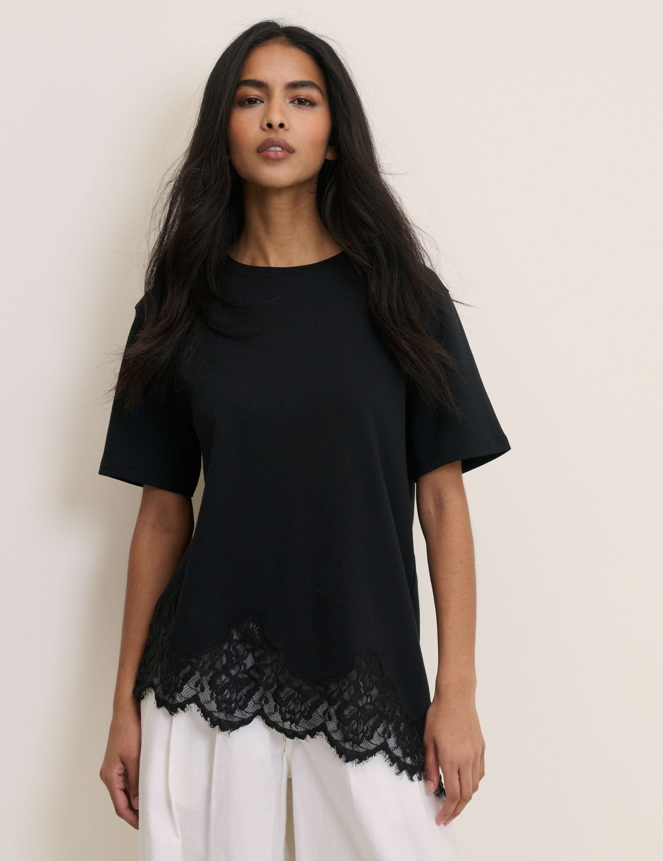 Pure Cotton Asymmetric Lace Hem T-Shirt