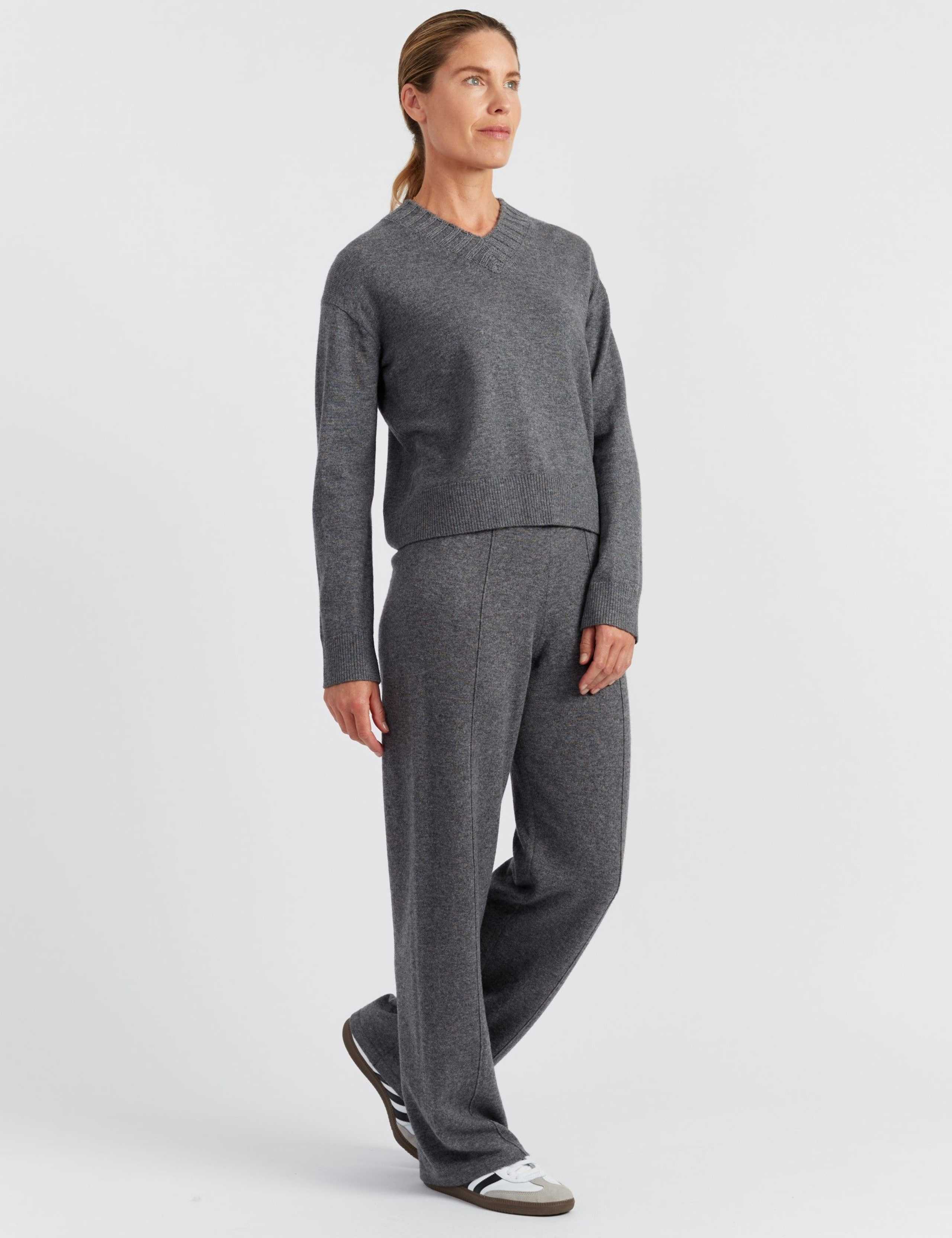 Wool Rich V-Neck Jumper with Cashmere