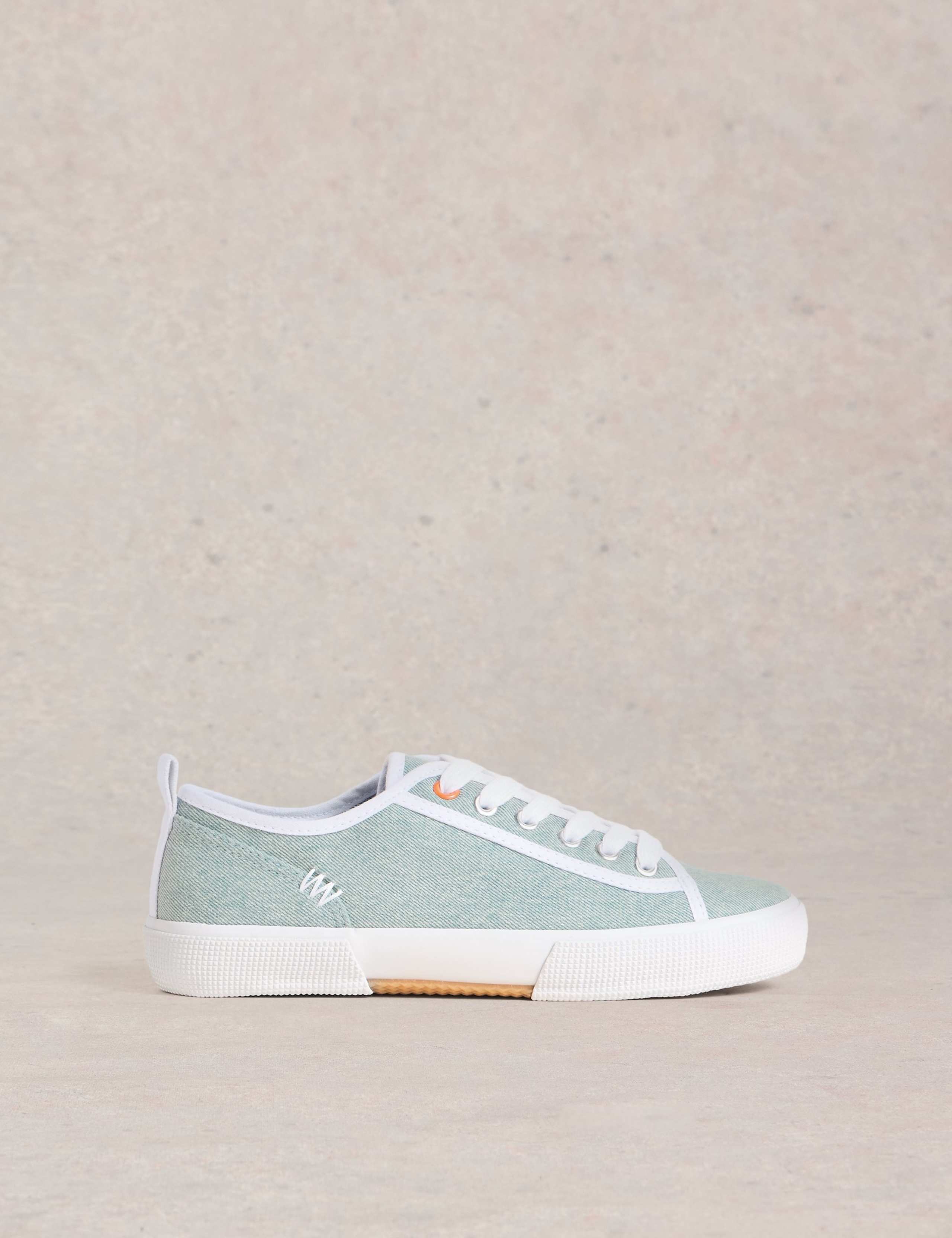 Canvas Trainers