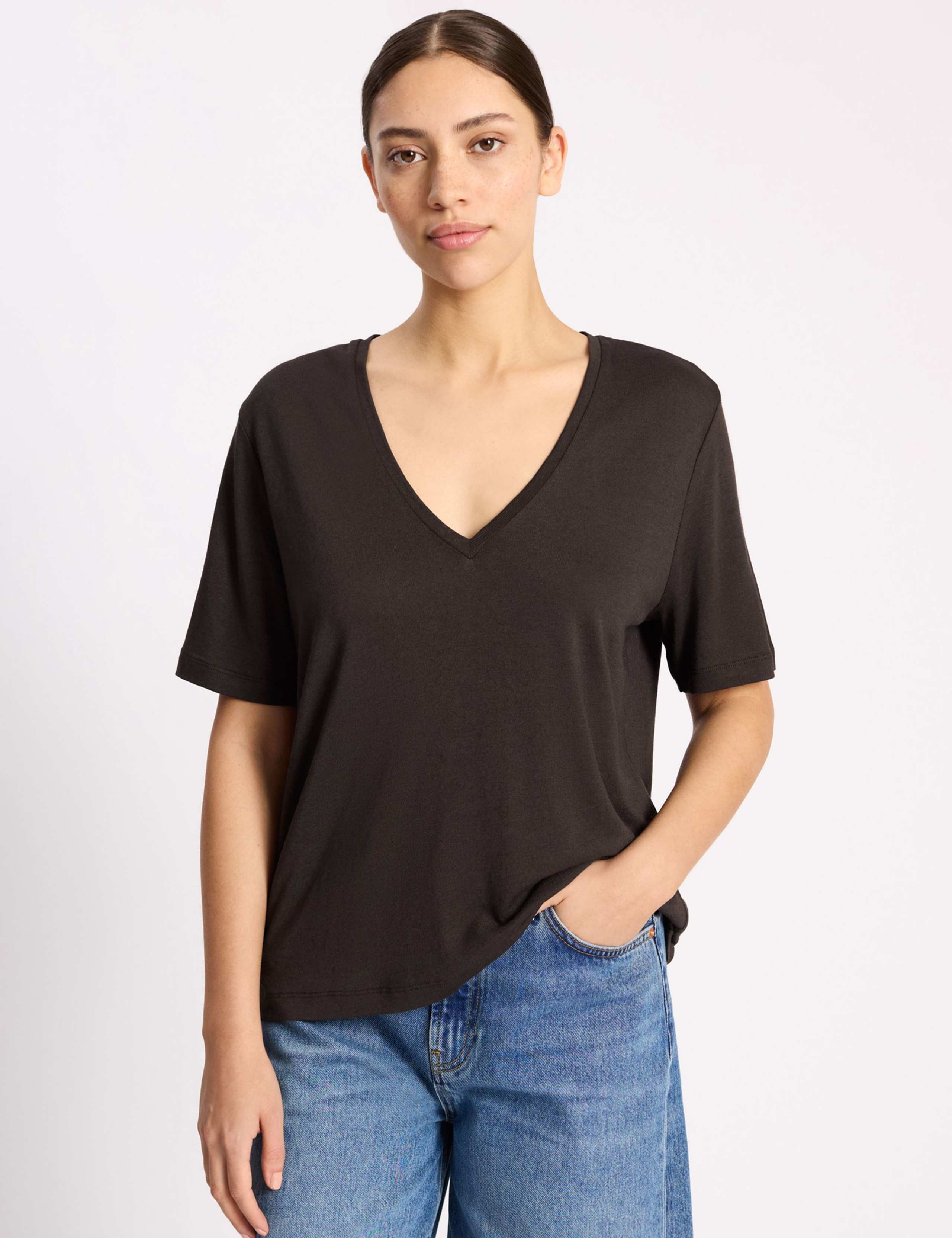 Linen Blend V-Neck T-Shirt