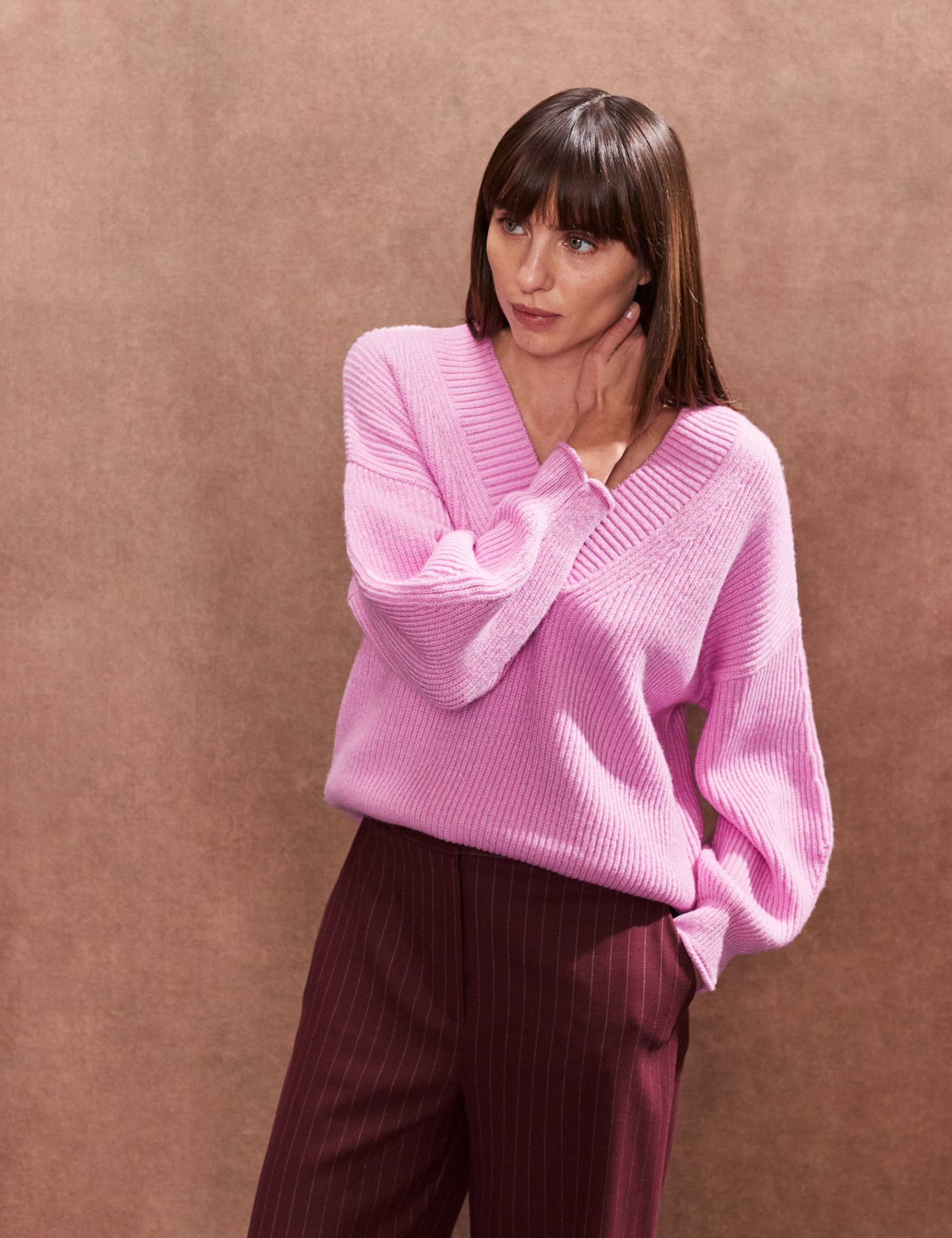 V-Neck Relaxed Jumper