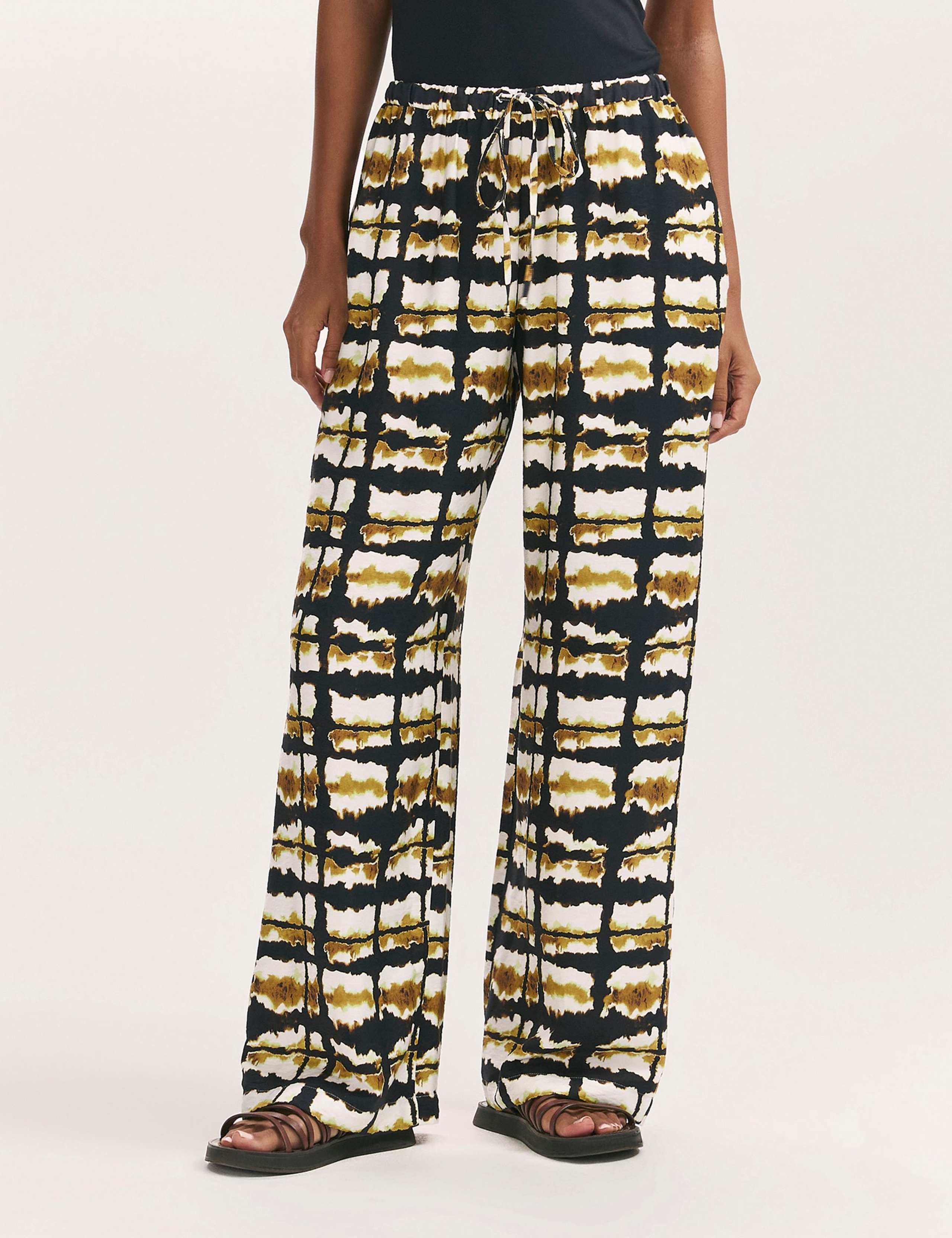 Printed Elasticated Waist Wide Leg Trousers
