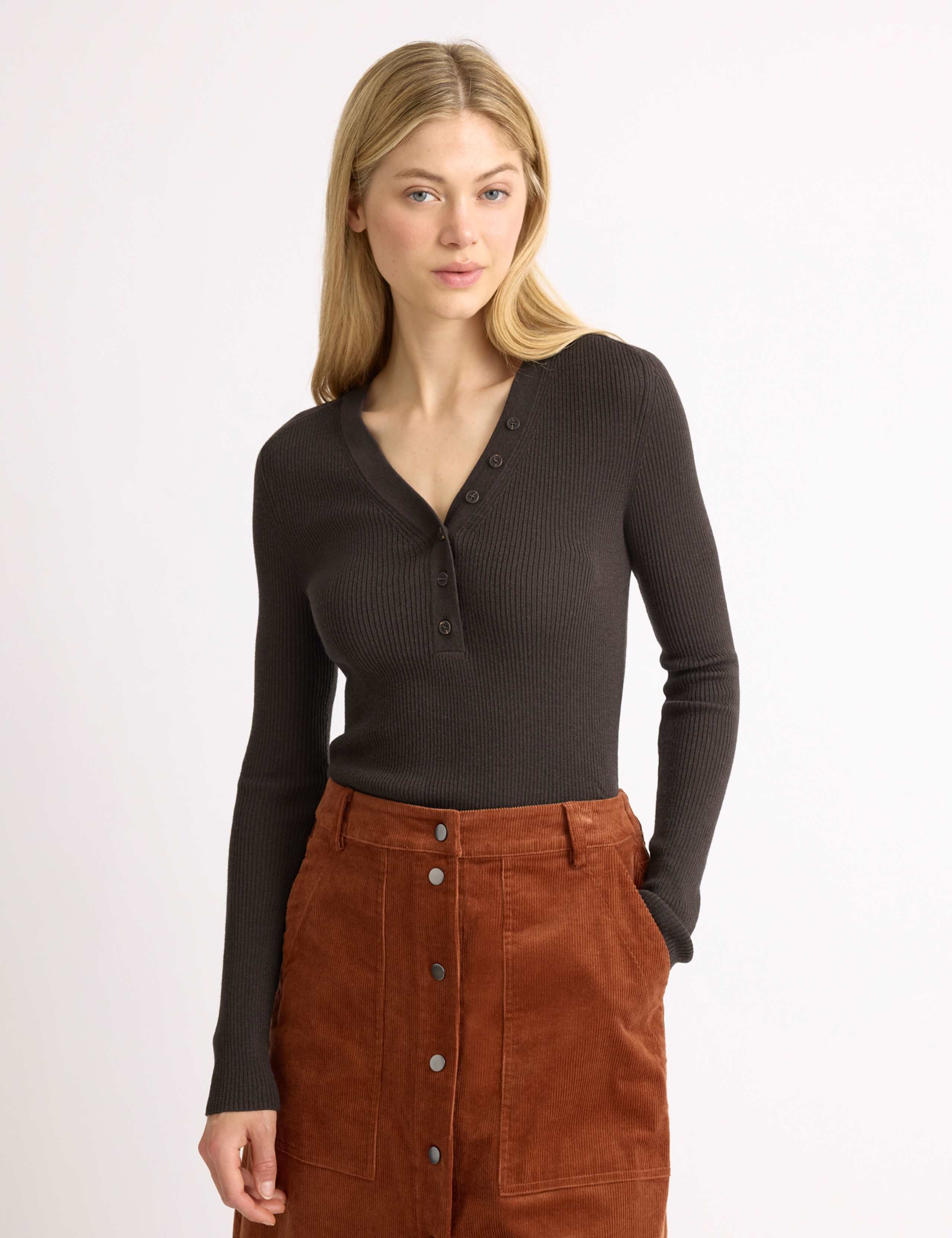Ribbed V-Neck Button Detail Top
