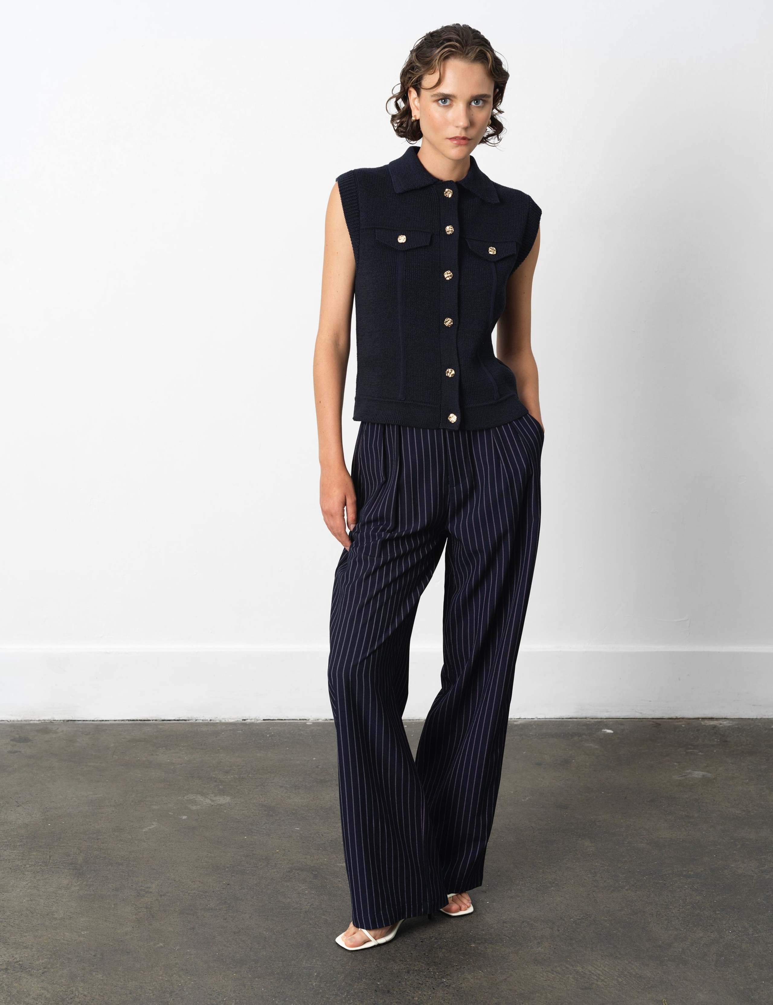 Textured Collared Knitted Gilet