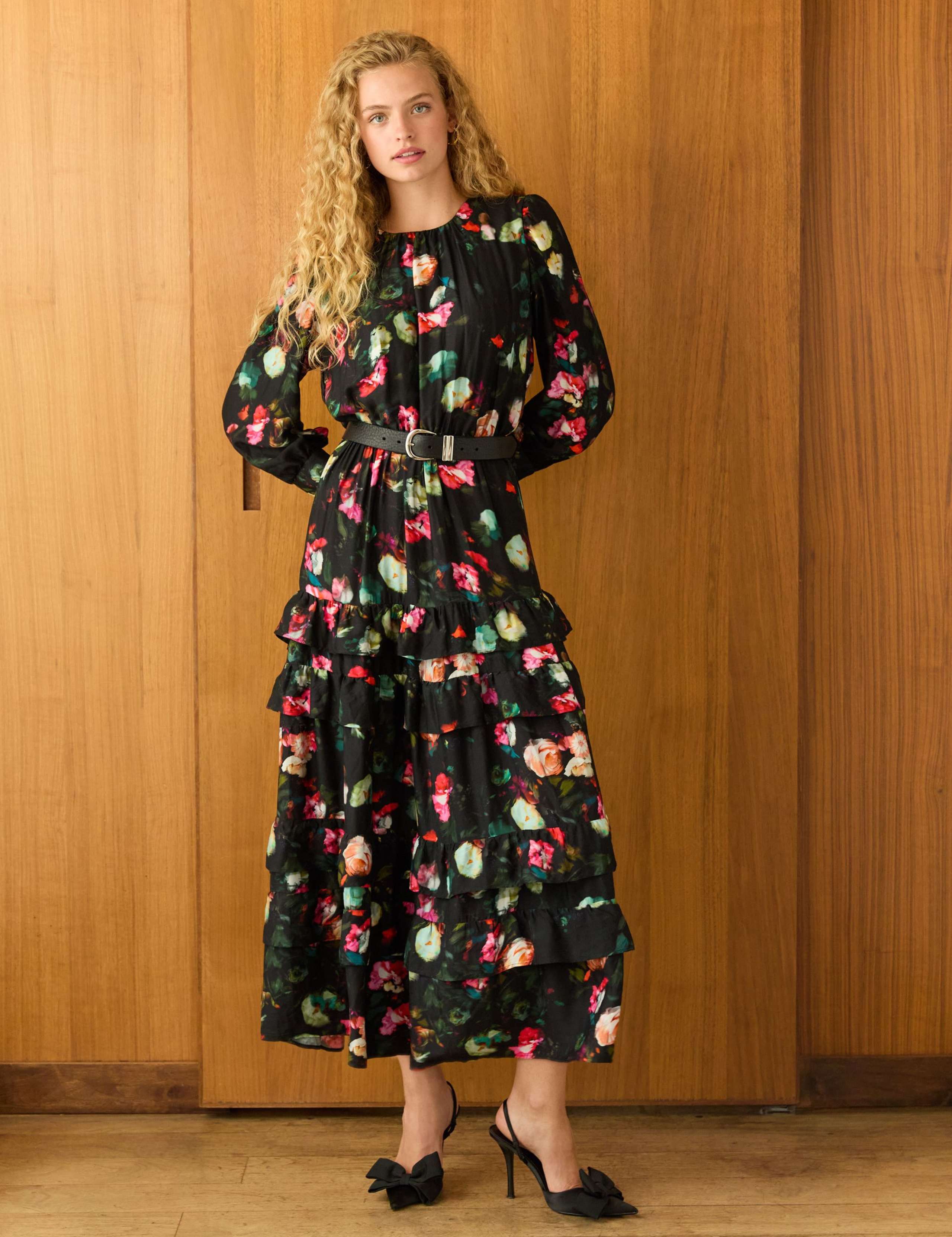 Floral Round Neck Pleated Maxi Tiered Dress