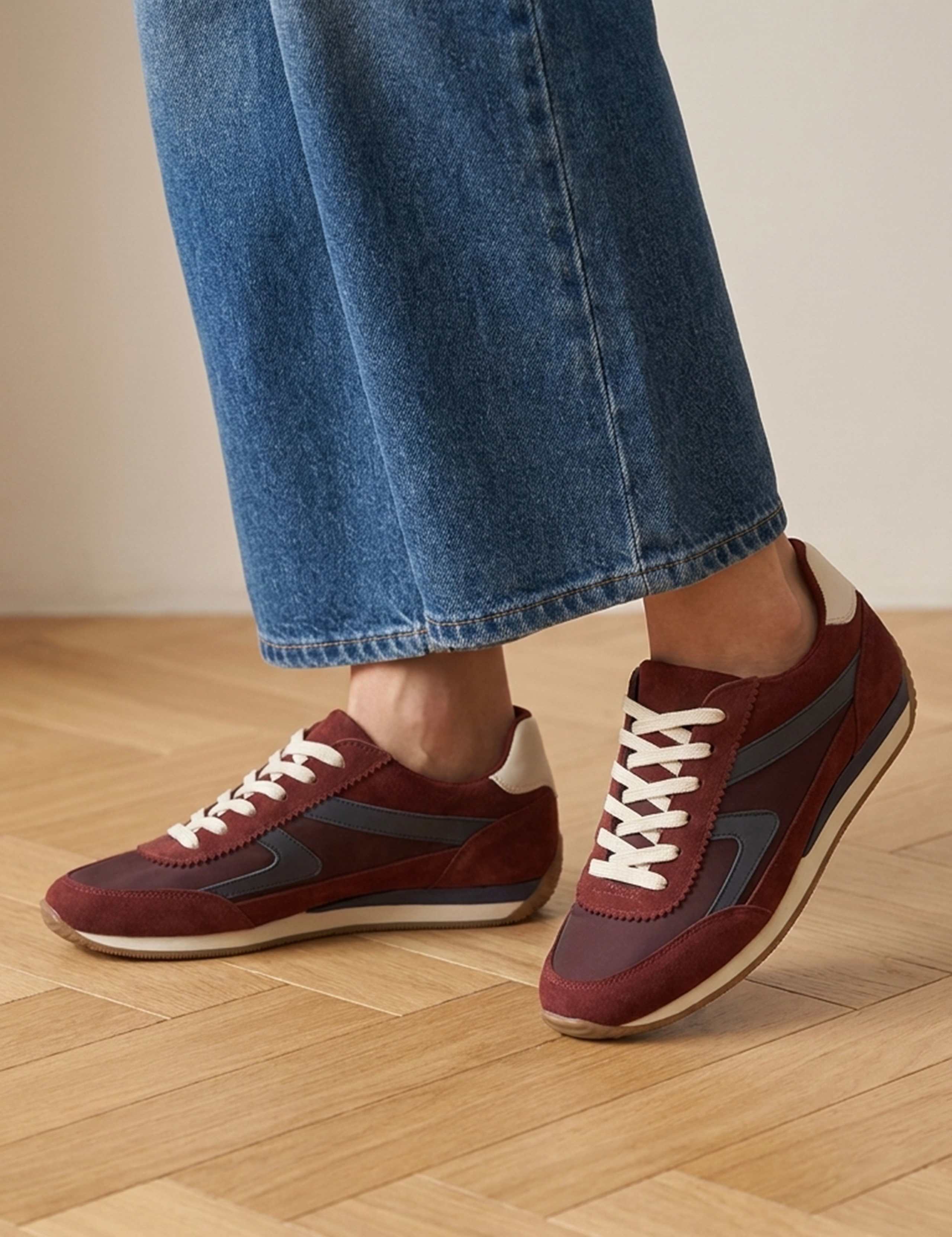 Aeries Leather Lace Up Trainers