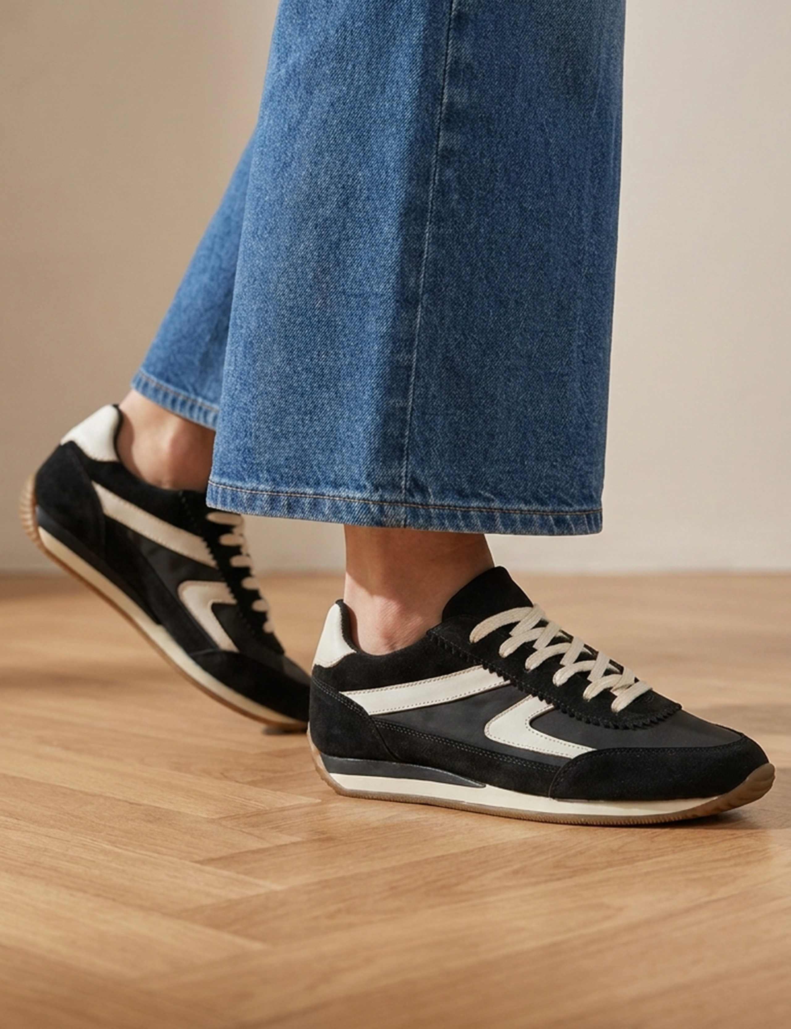 Aeries Leather Lace Up Trainers