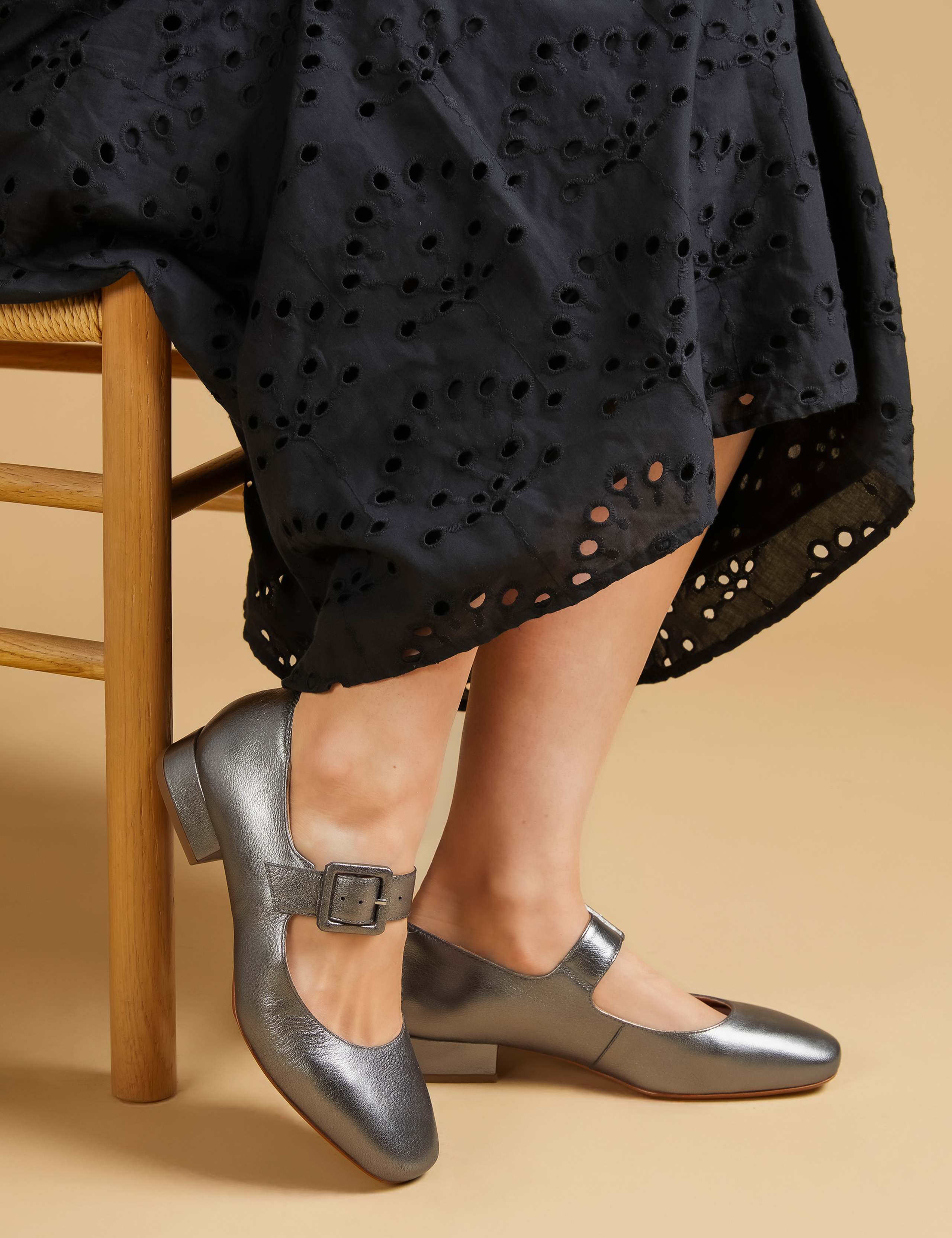 Leather Metallic Buckle Block Heel Mary Jane Shoes