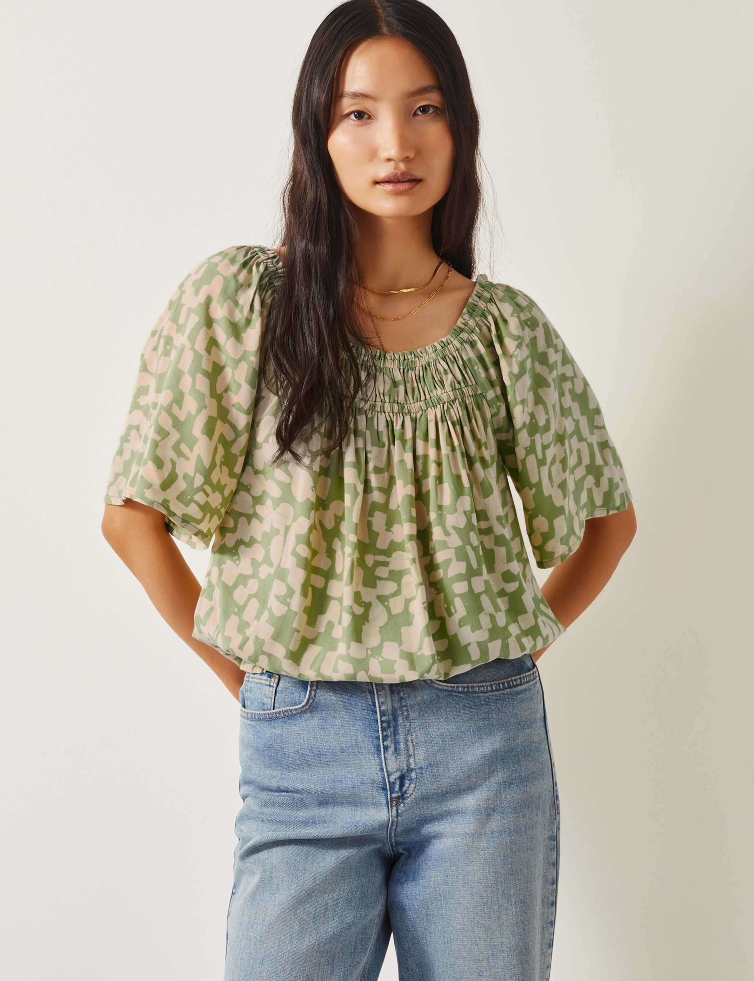 Printed Scoop Neck Top