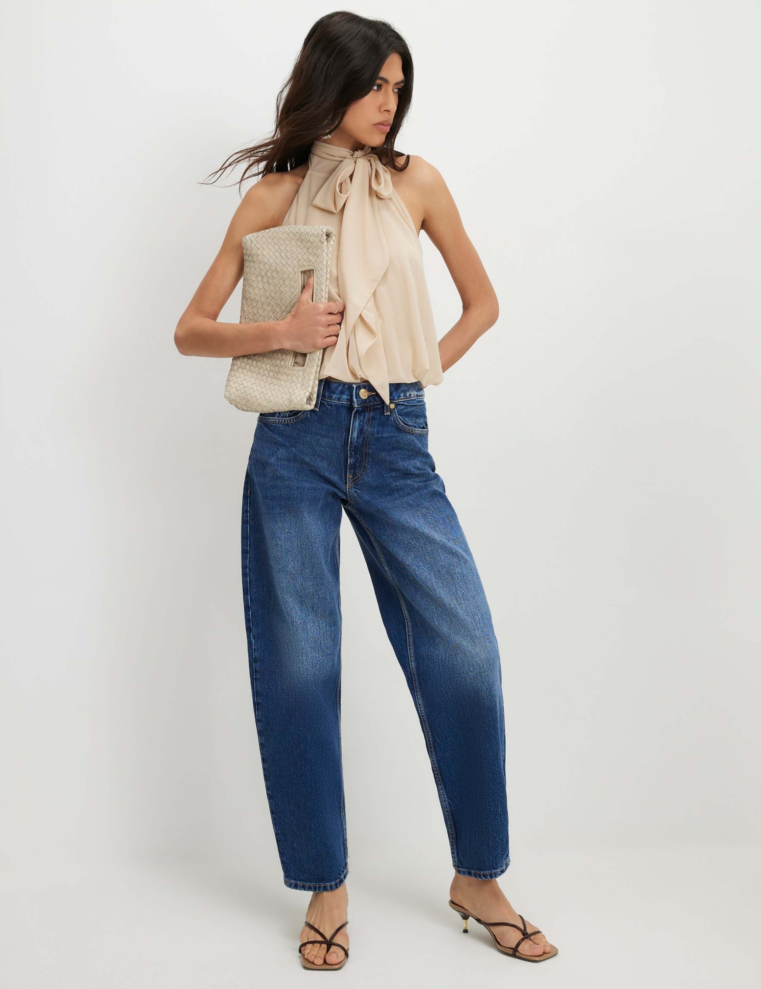 Mid Rise Barrel Jeans