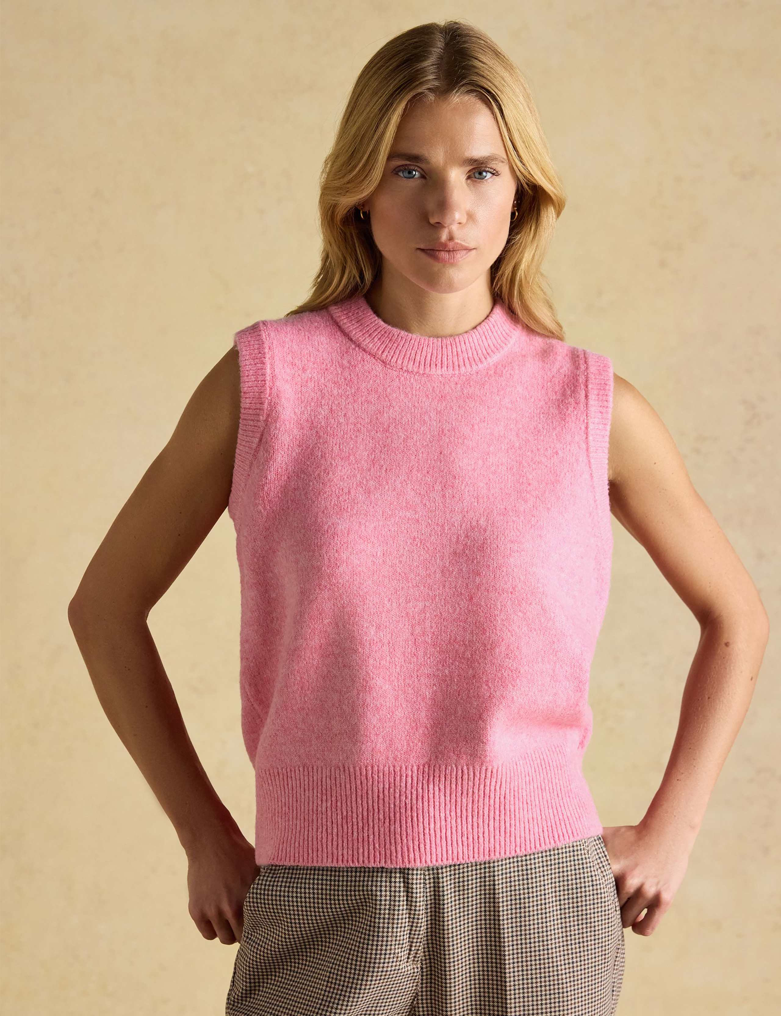 Crew Neck Knitted Vest