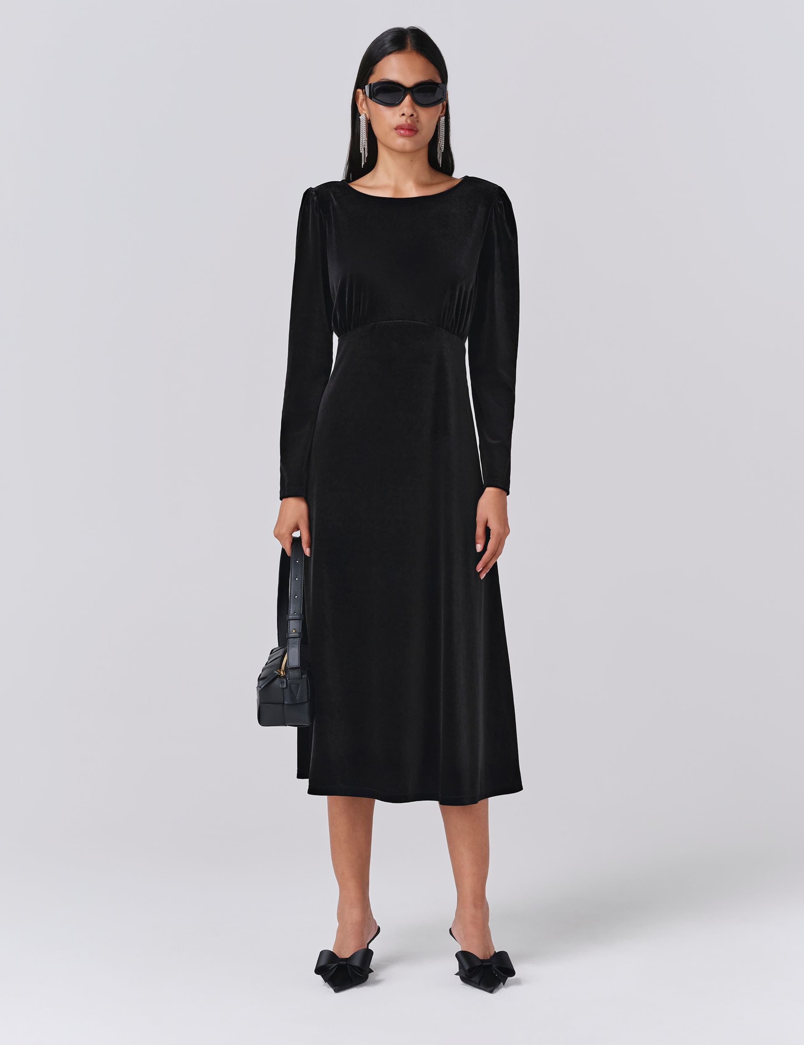 Velvet Round Neck Midi Waisted Dress