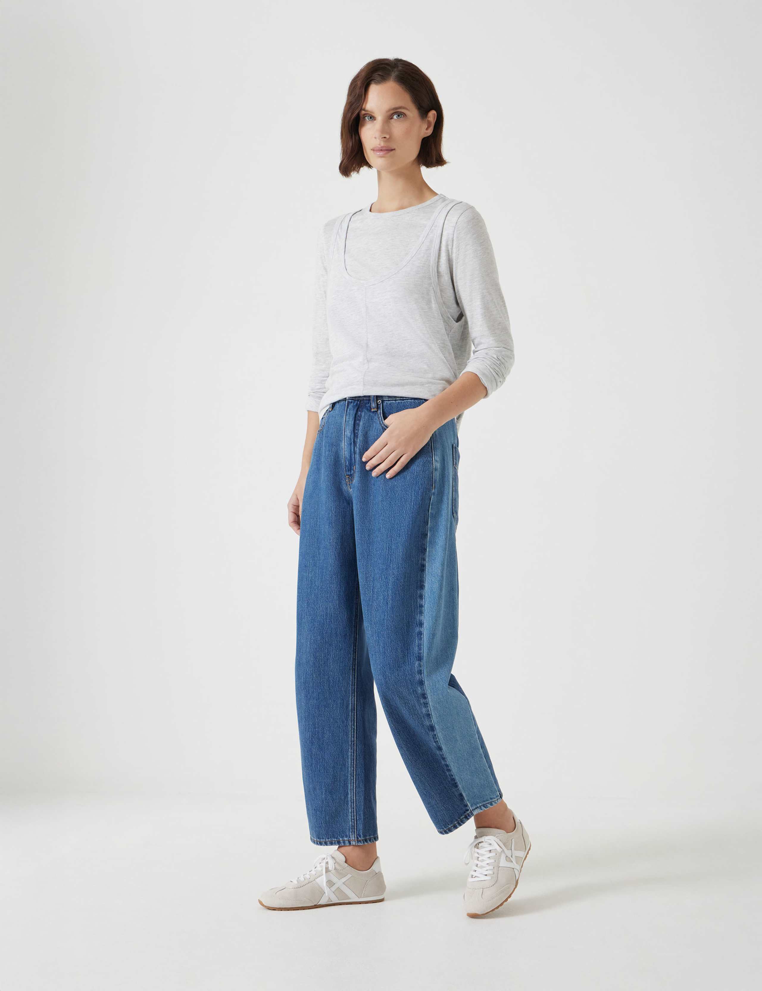 Mid Rise Barrel Leg Jeans