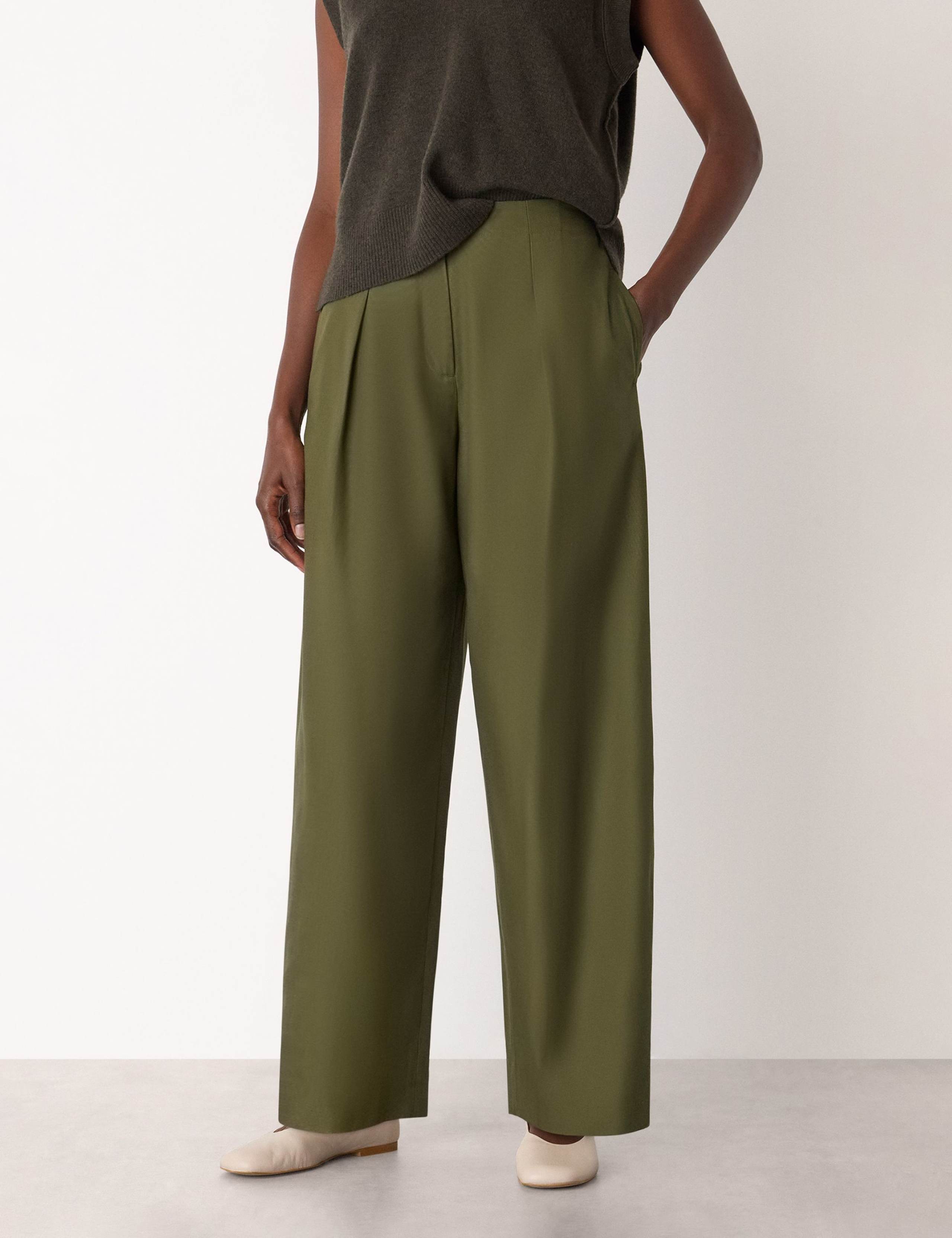 Lyocell Rich Pleat Front Barrel Leg Trousers