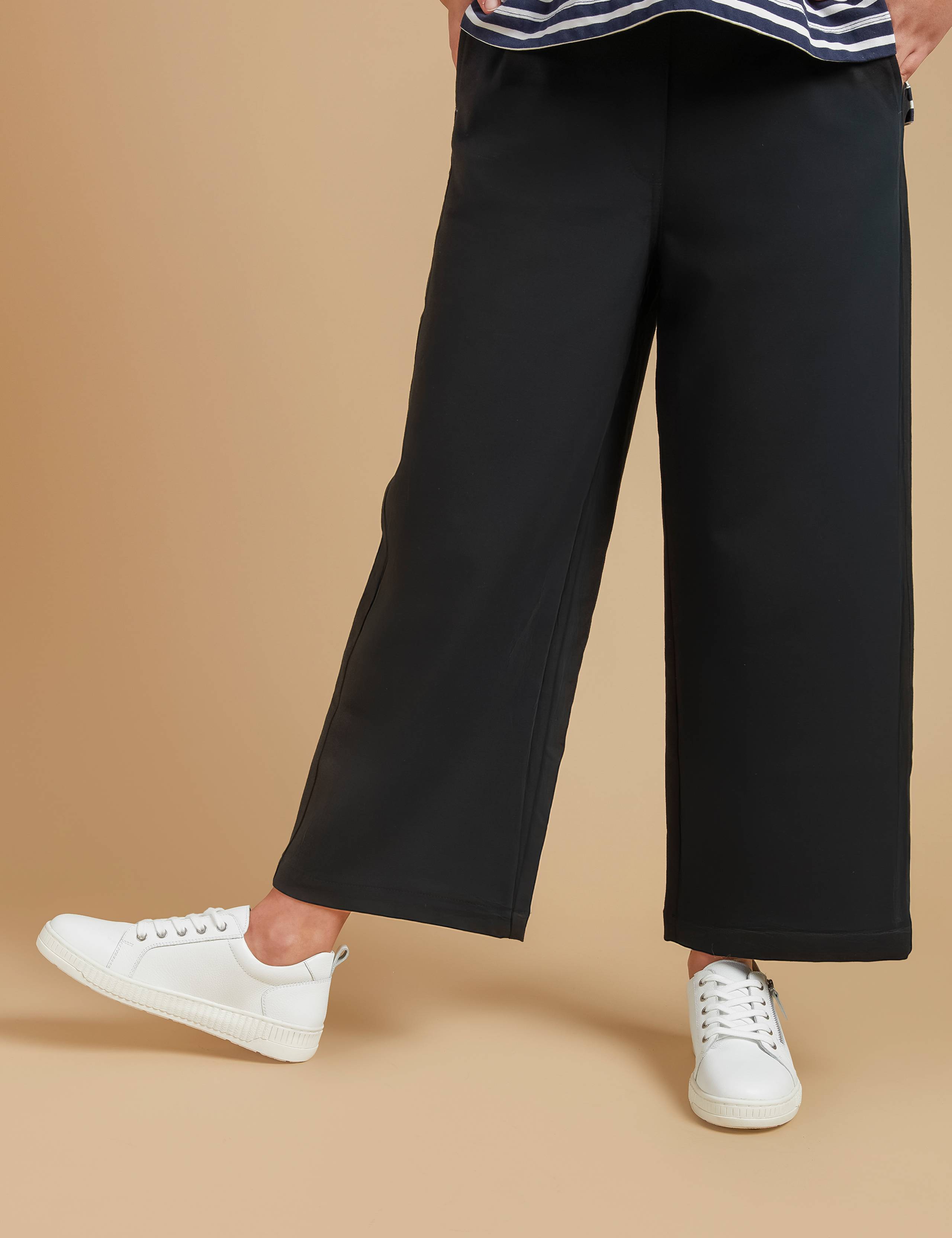 Wide Fit Leather Side Detail Trainers