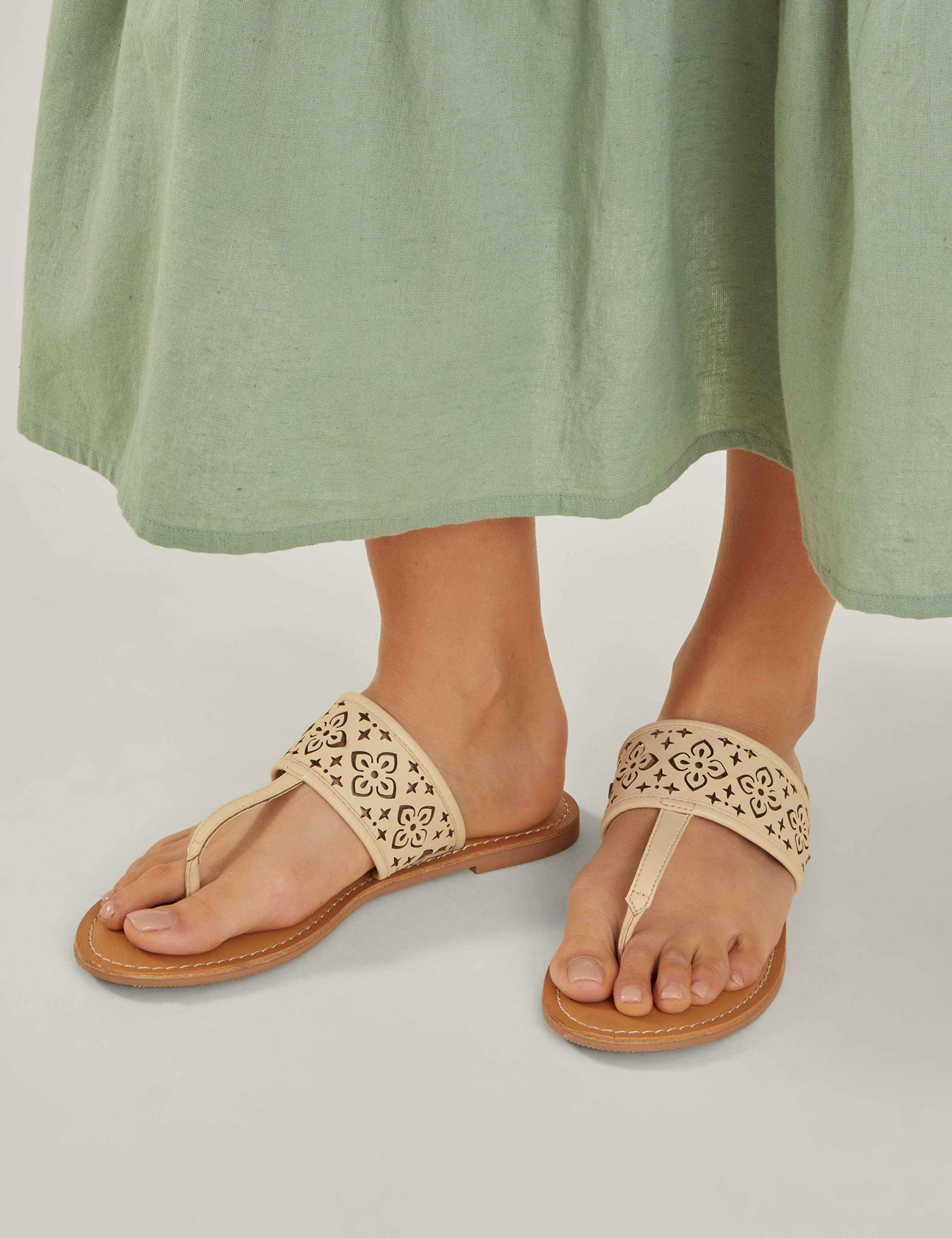 Lasercut Flat Toe Thong Sandals
