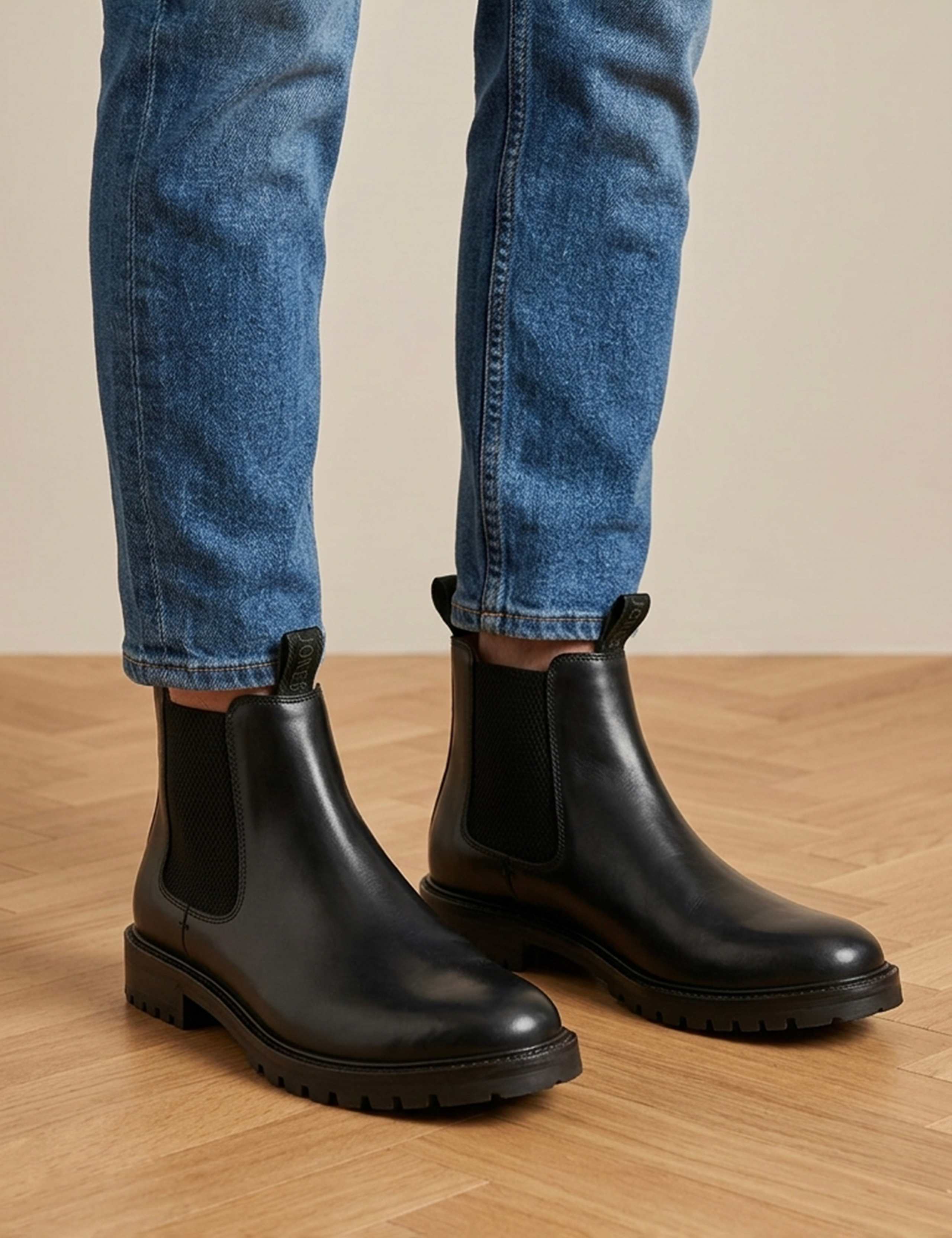 Leather Pull On Chelsea Boots