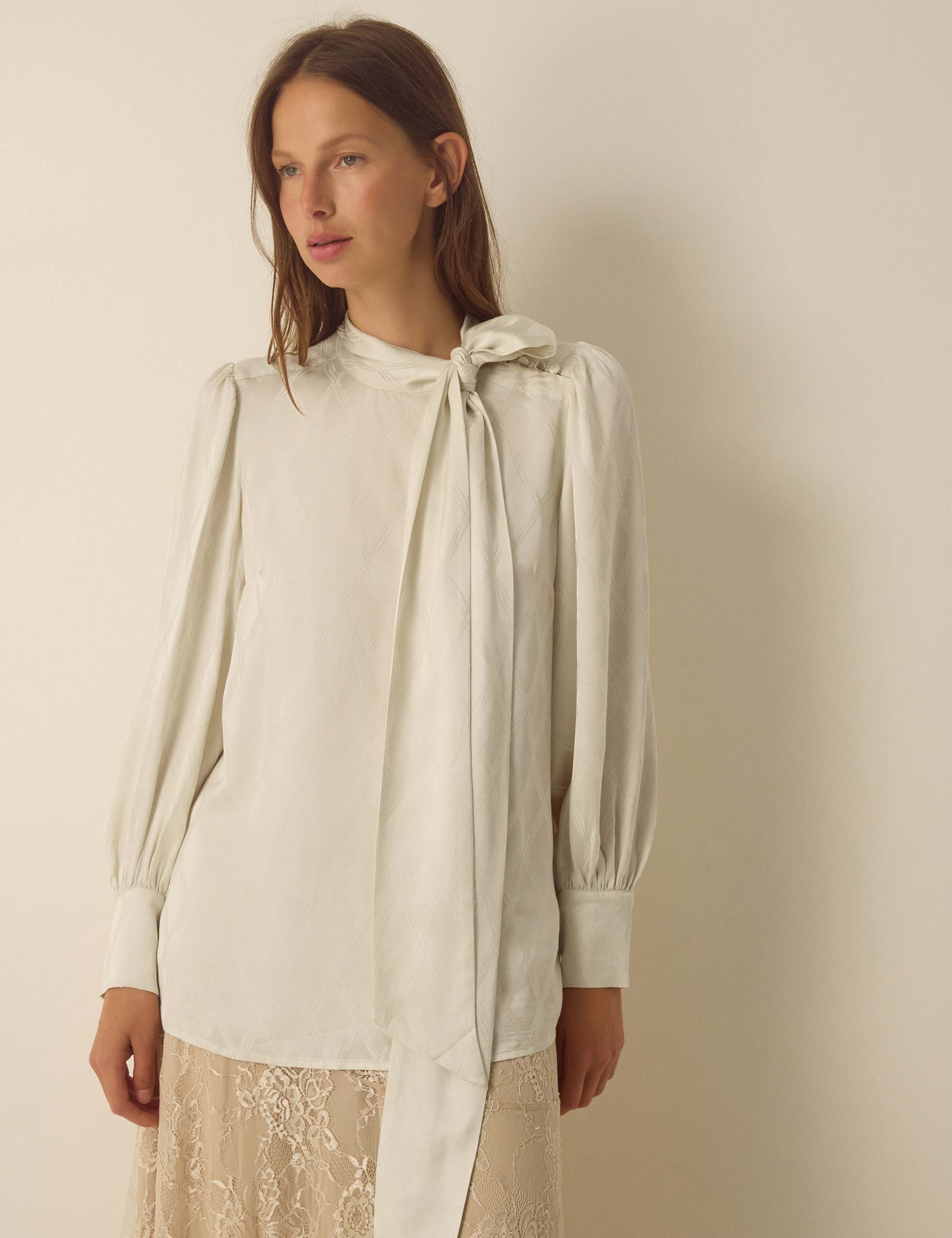 Jacquard Tie Front Top