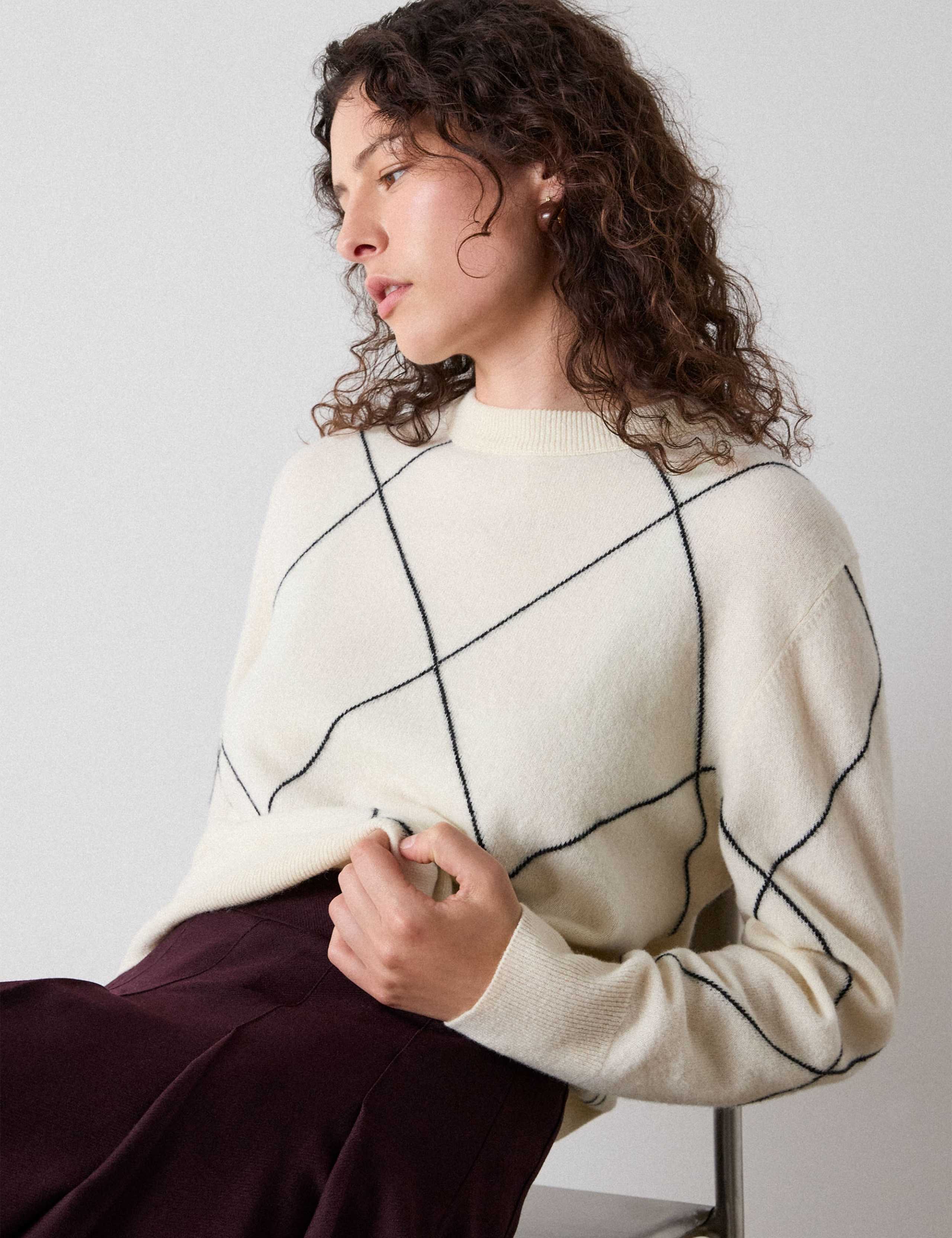 Pure Wool Contrast Diamond Knitted Top