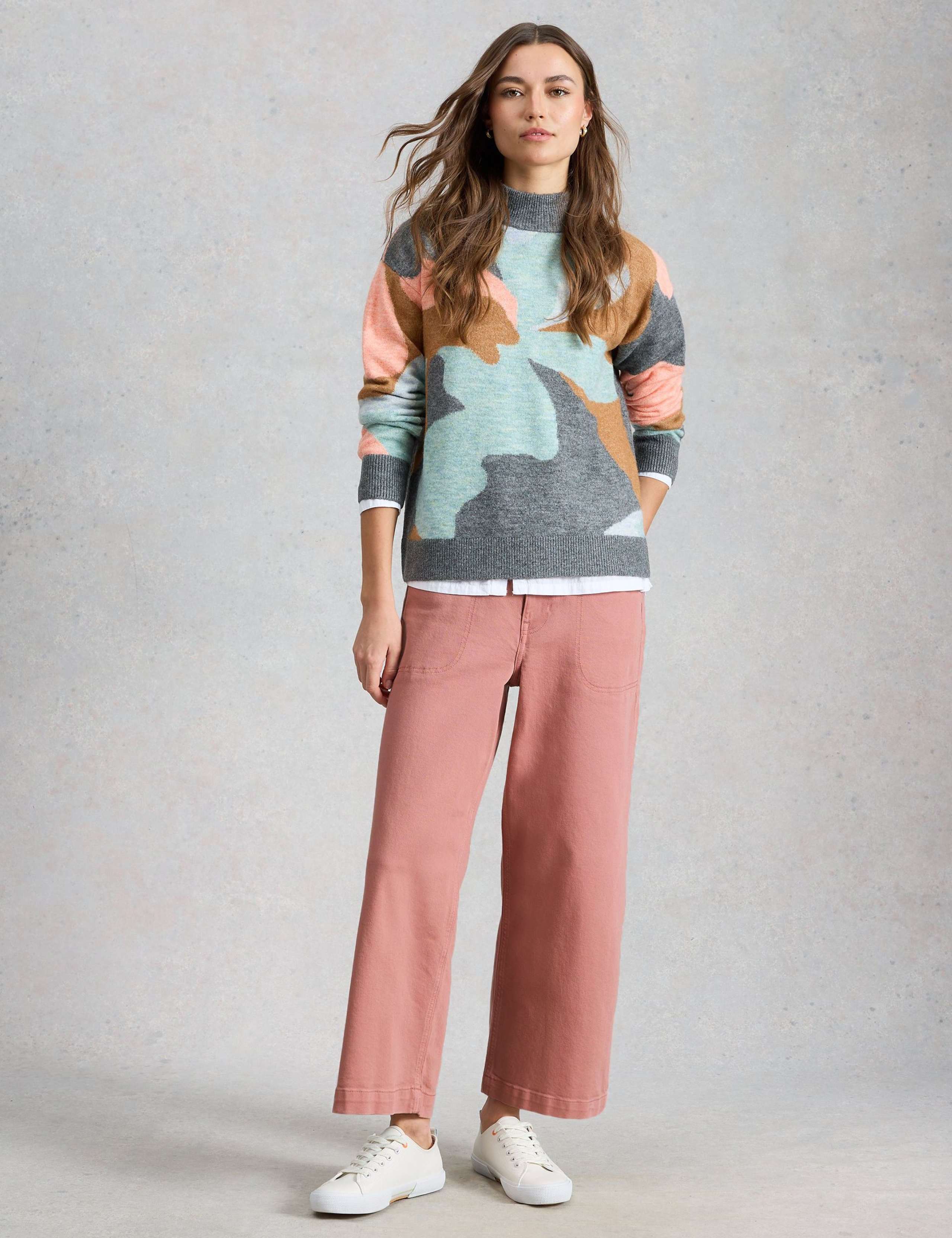 Mid Rise Wide Leg Cropped Jeans