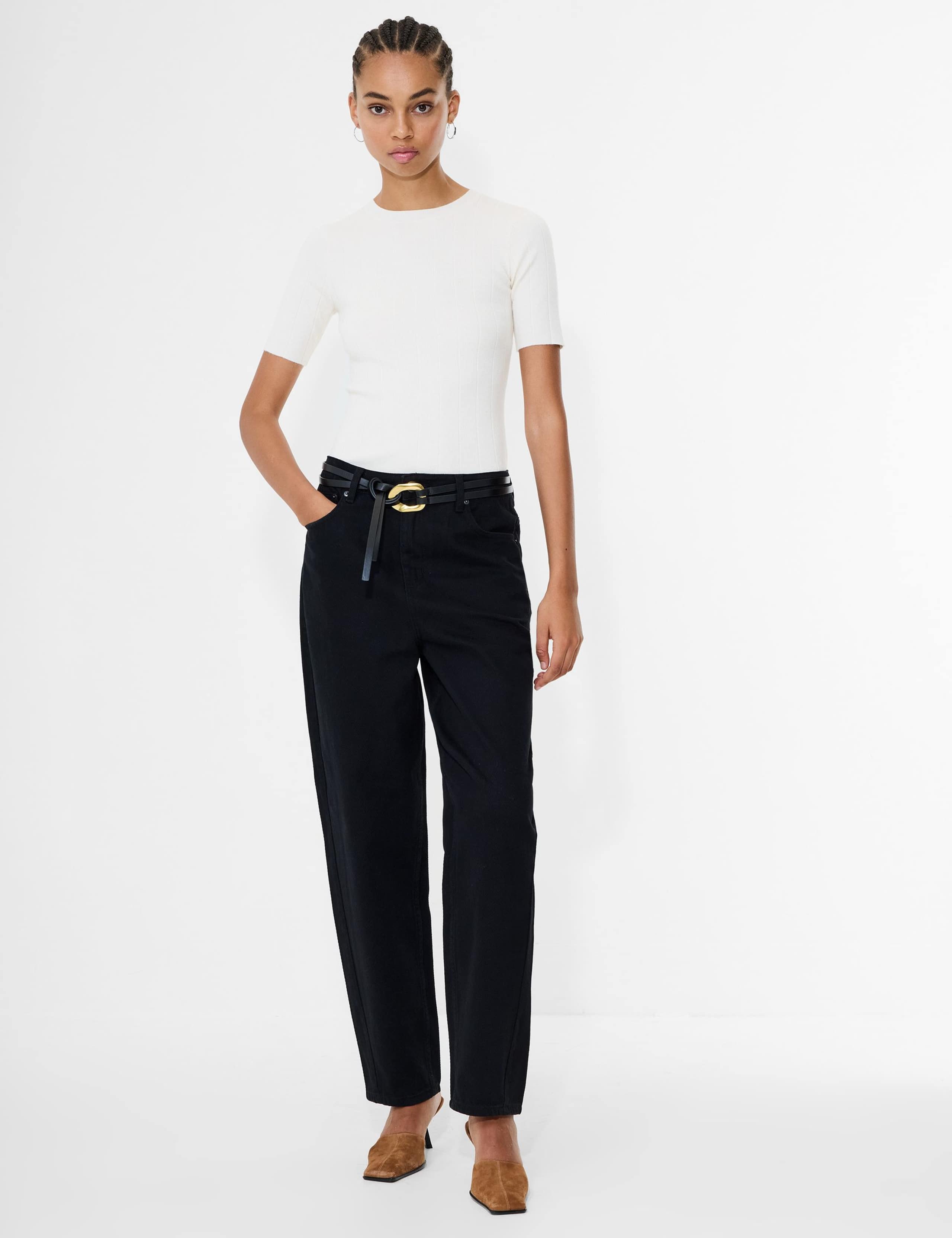 Mid Rise Barrel Jeans
