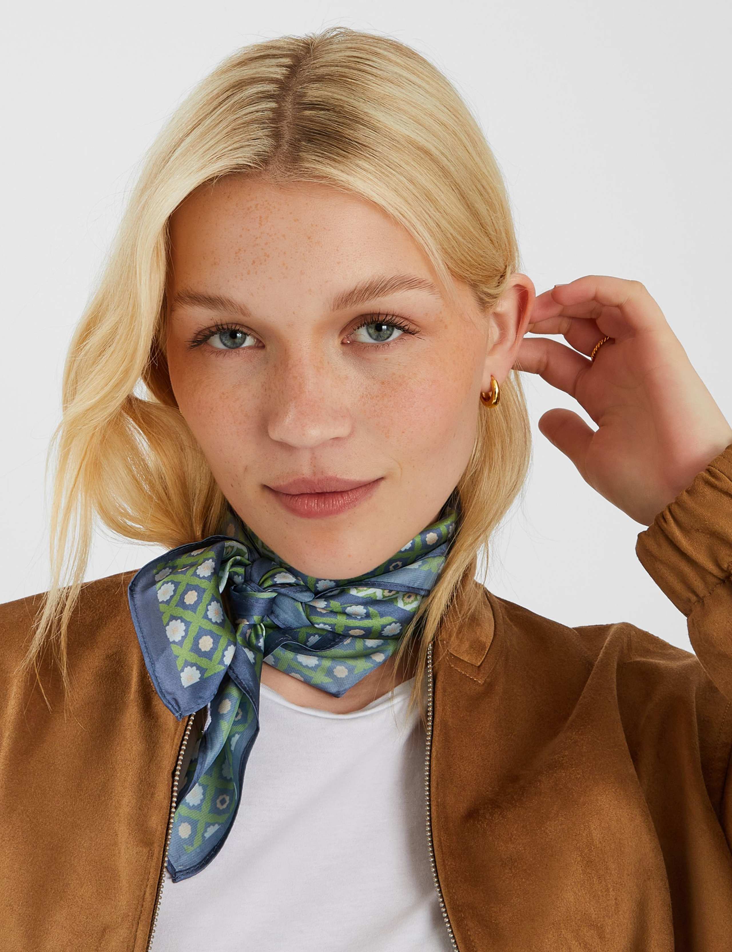 Satin Geometric Print Square Scarf