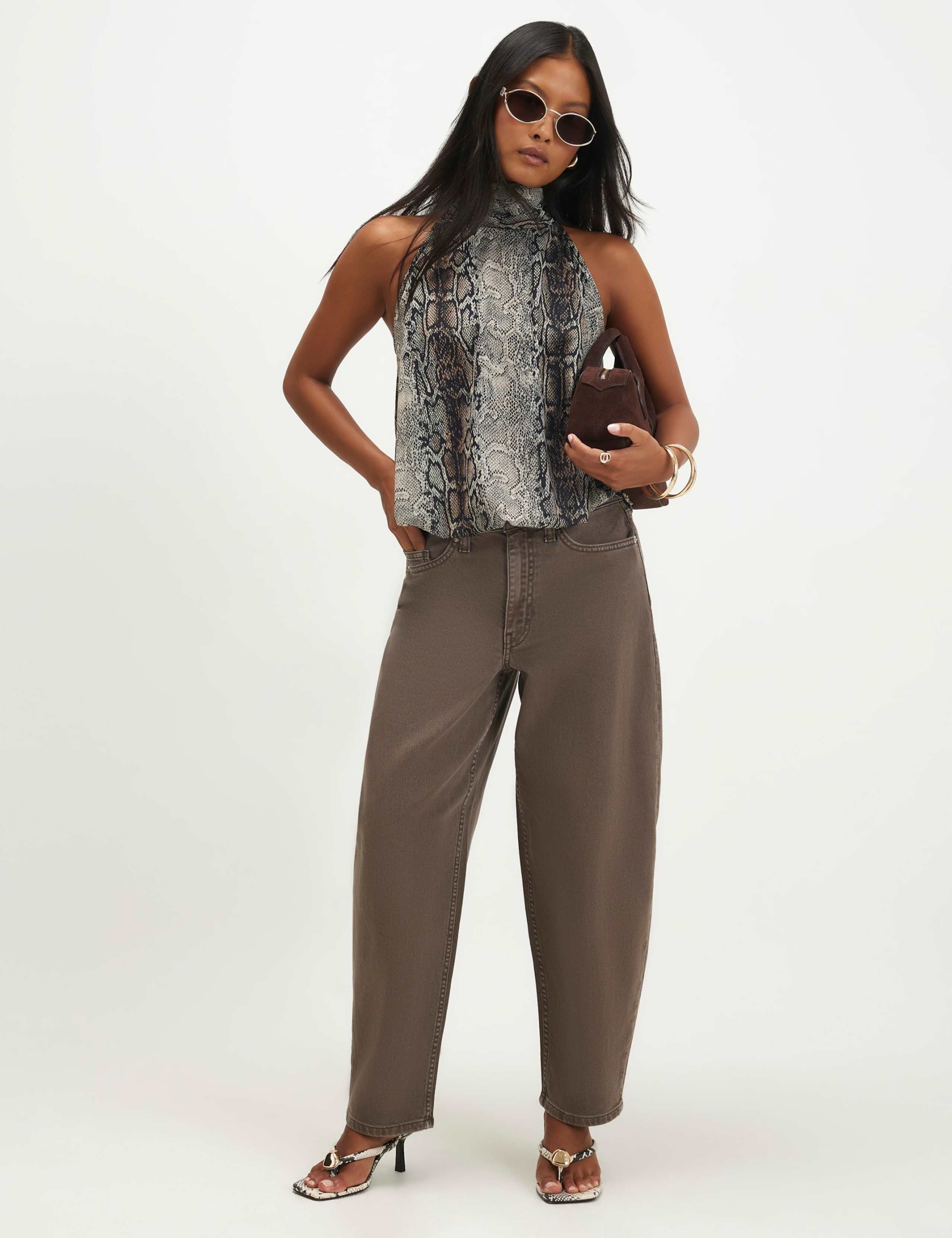Petite Mid Rise Barrel Jeans