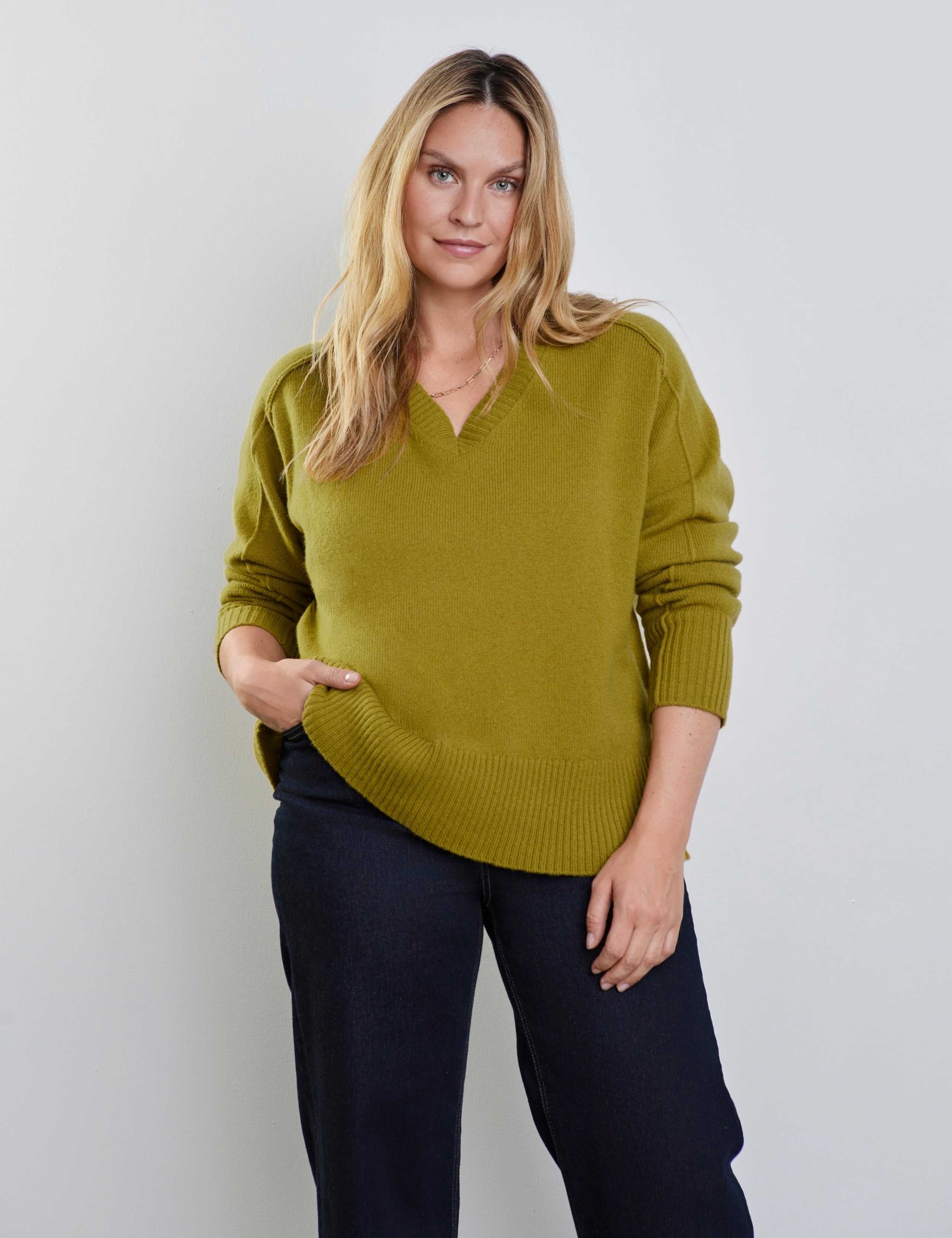 Pure Wool V-Neck Jumper