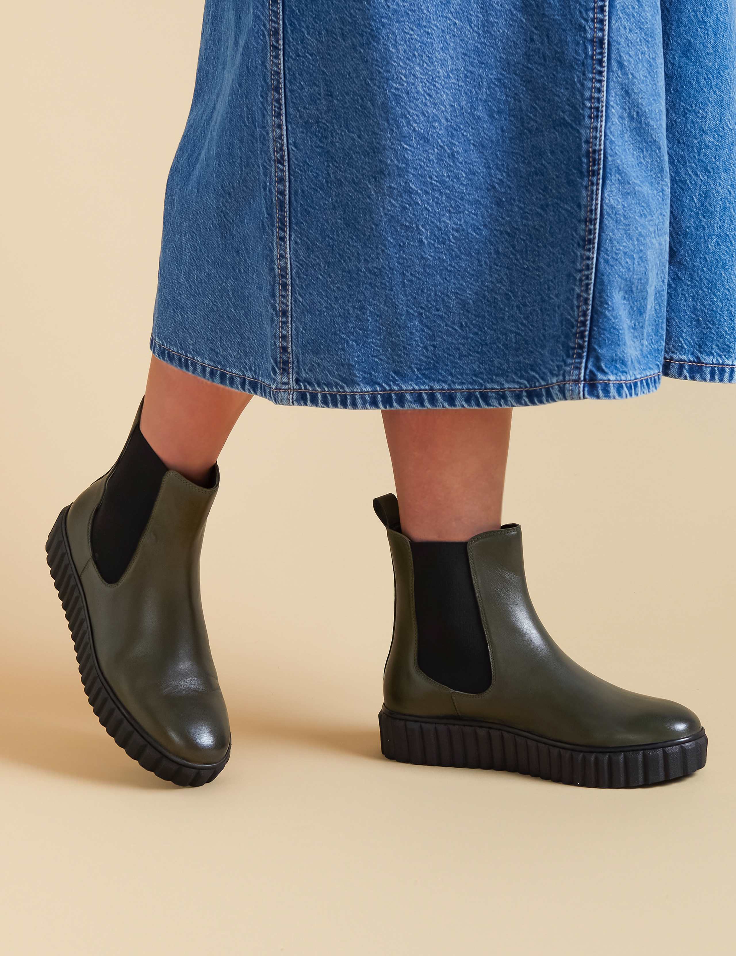 Leather Chelsea Flatform Ankle Boots