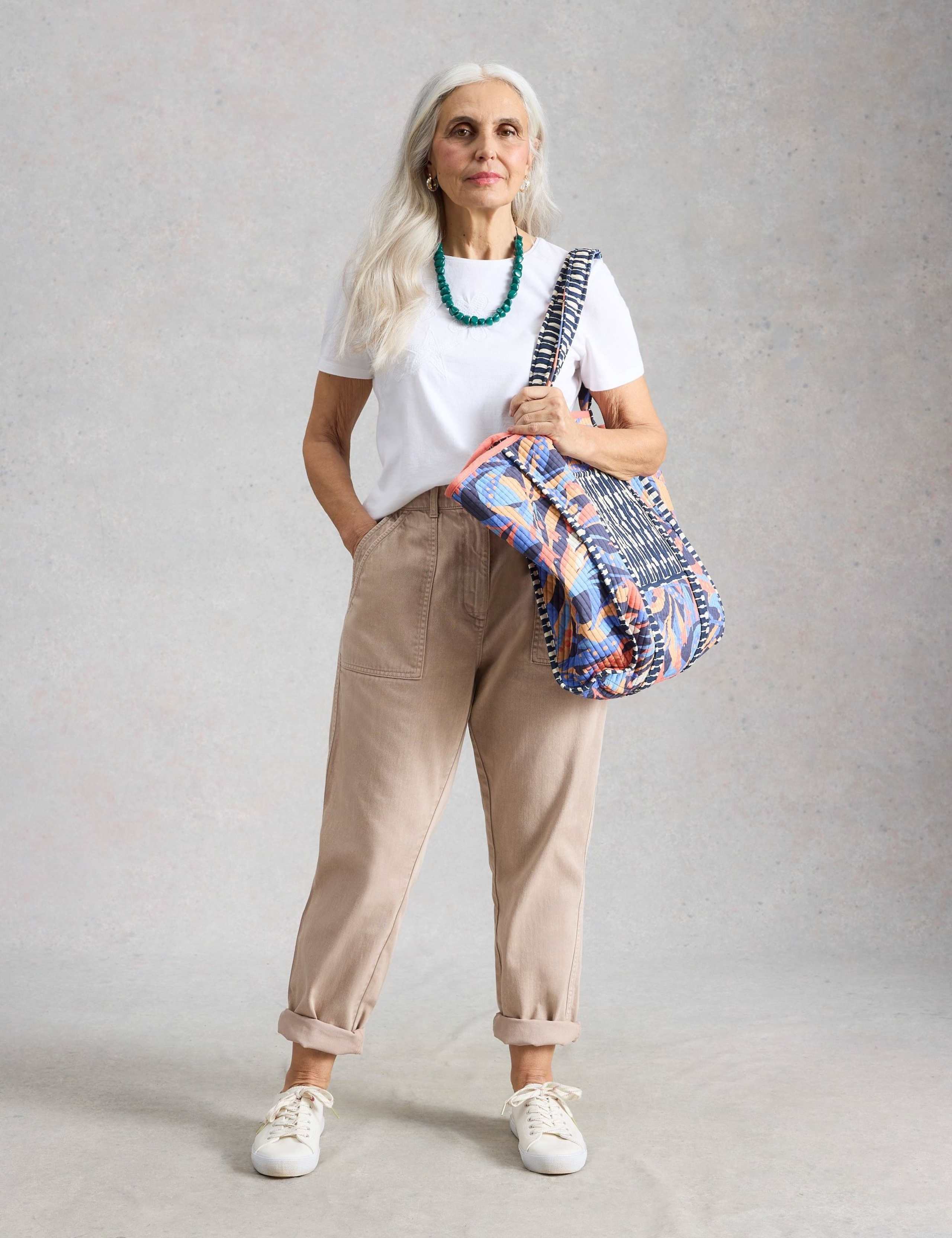 Mid Rise Carrot Leg Jeans