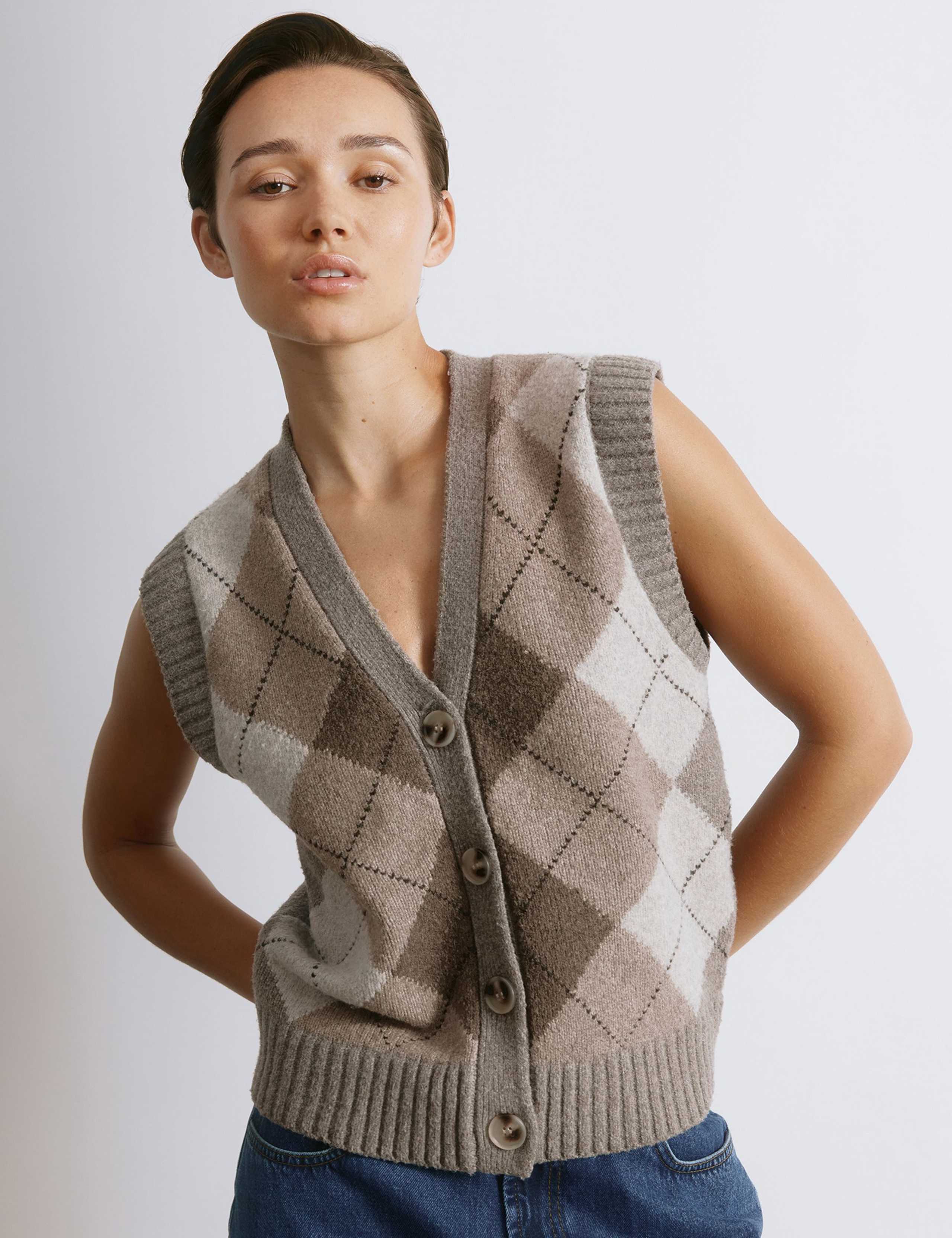 Argyle V-Neck Knitted Top with Wool