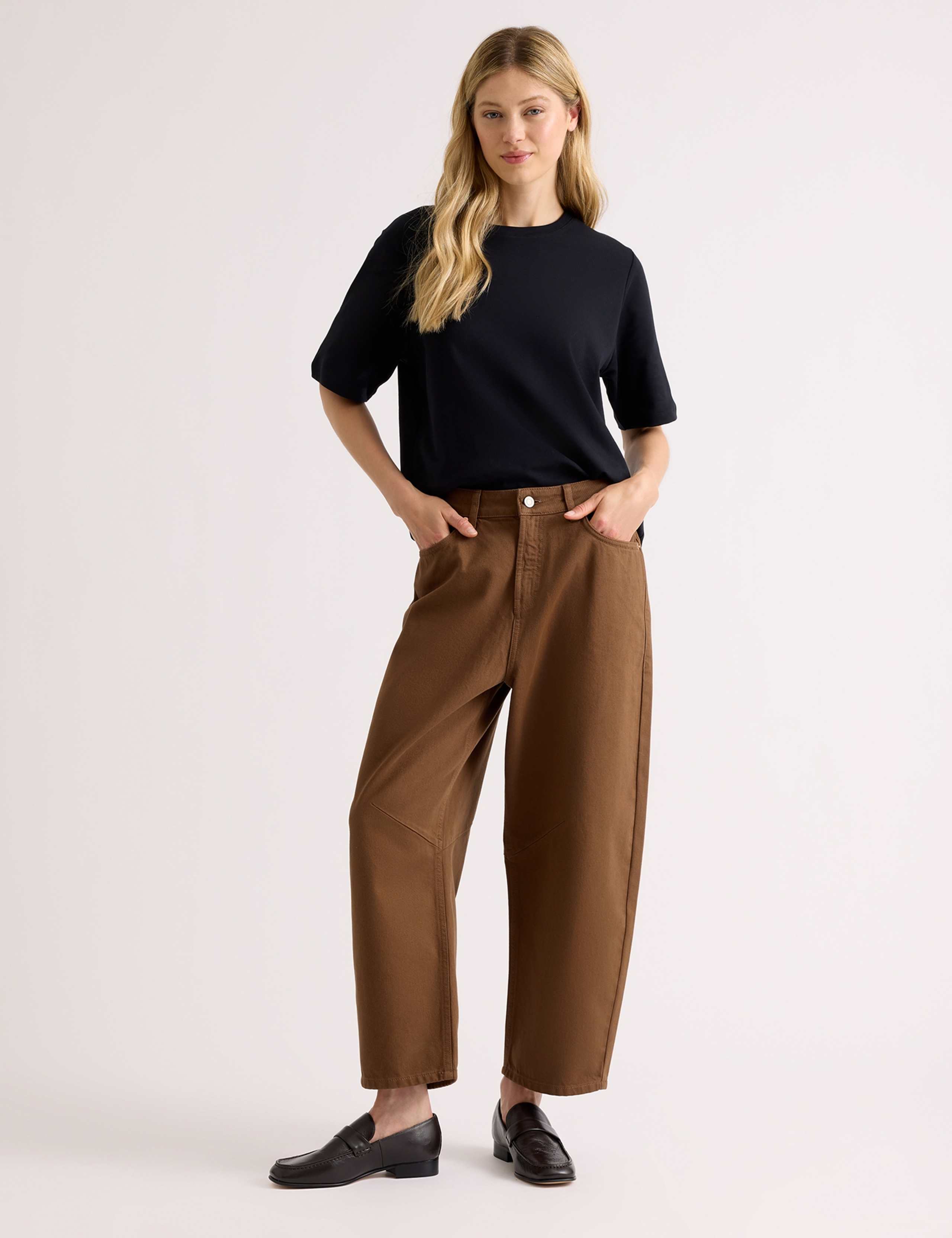 Mid Rise Barrel Jeans