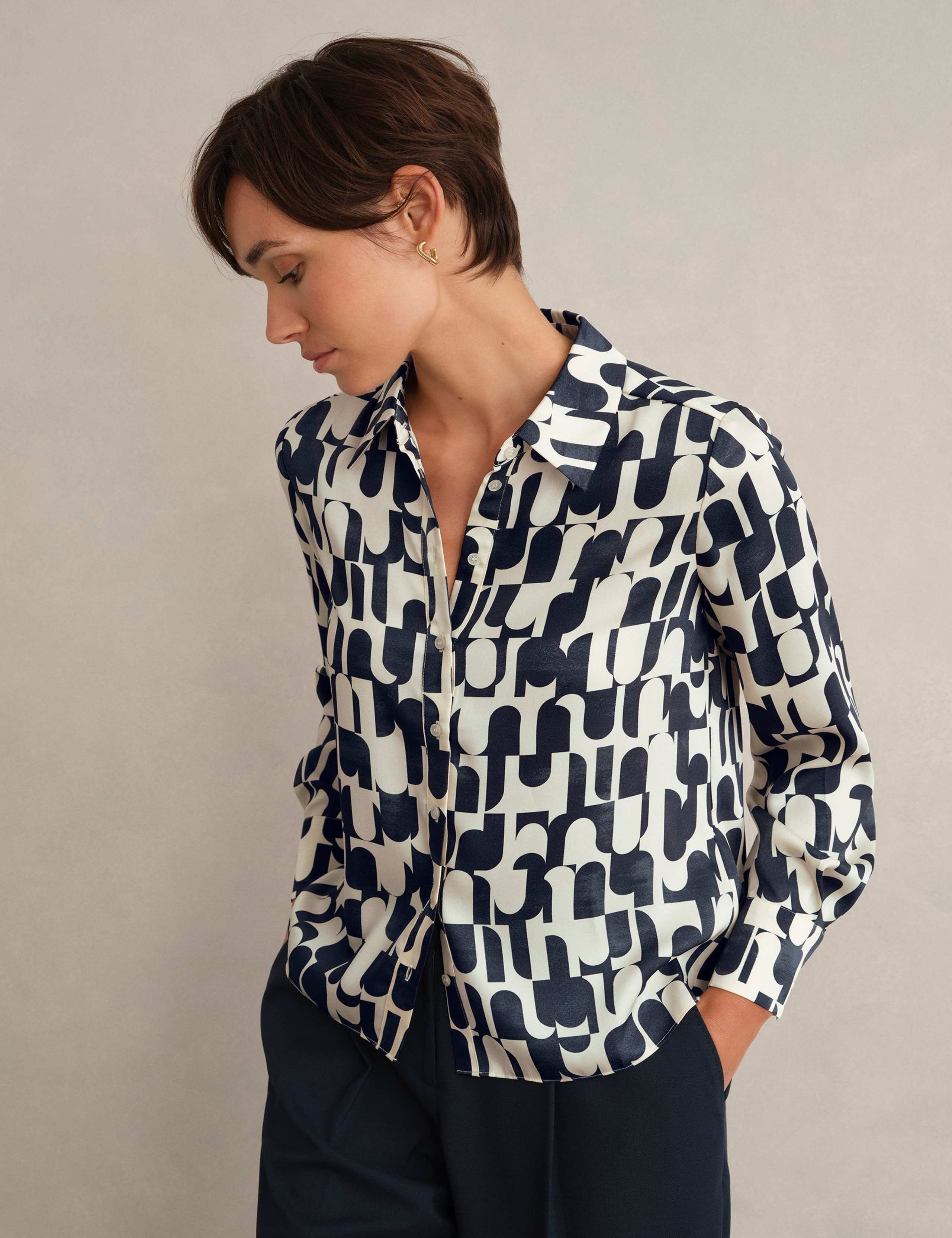 Geometric Collared Blouson Sleeve Shirt