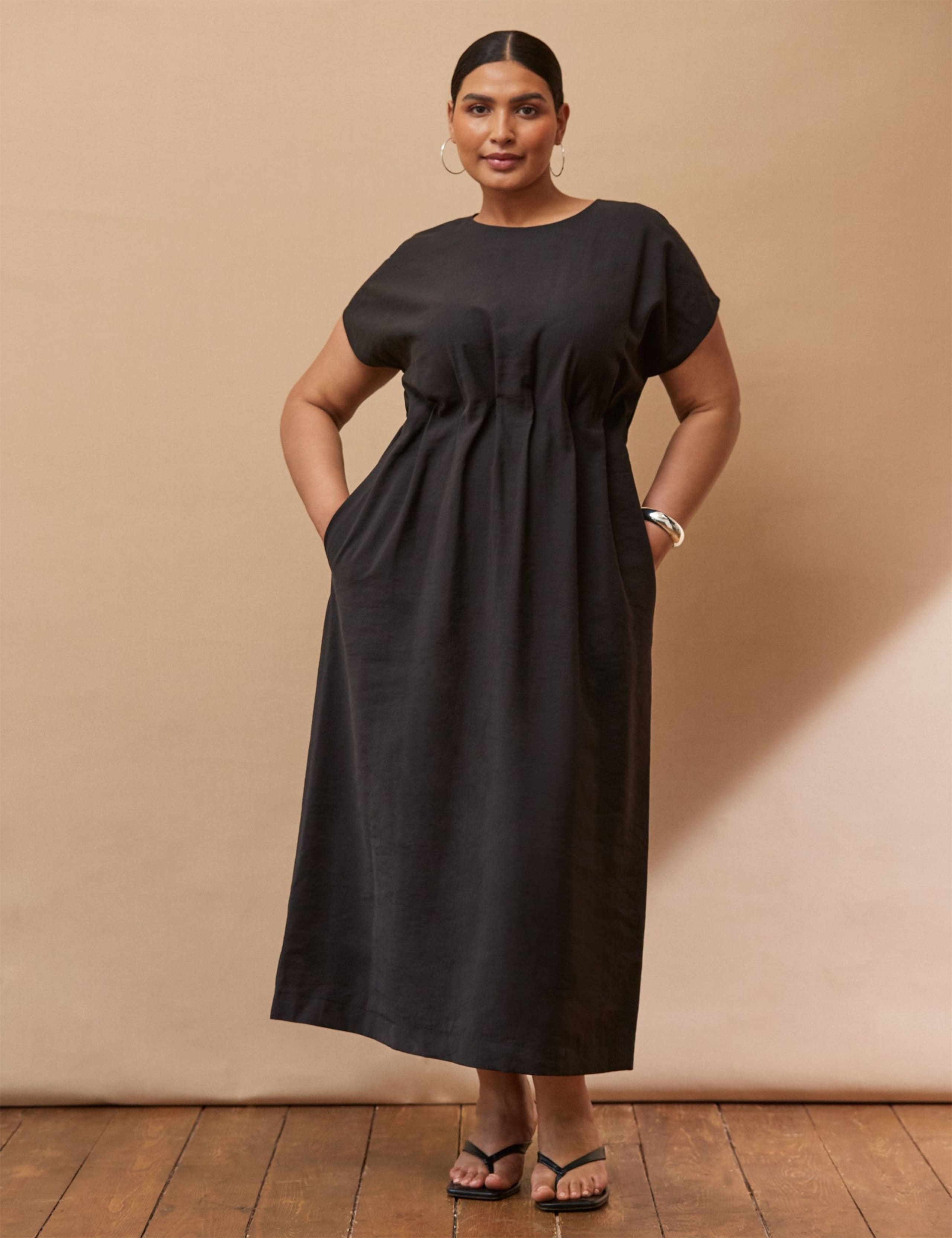 Round Neck Pleated Midaxi Tea Dress