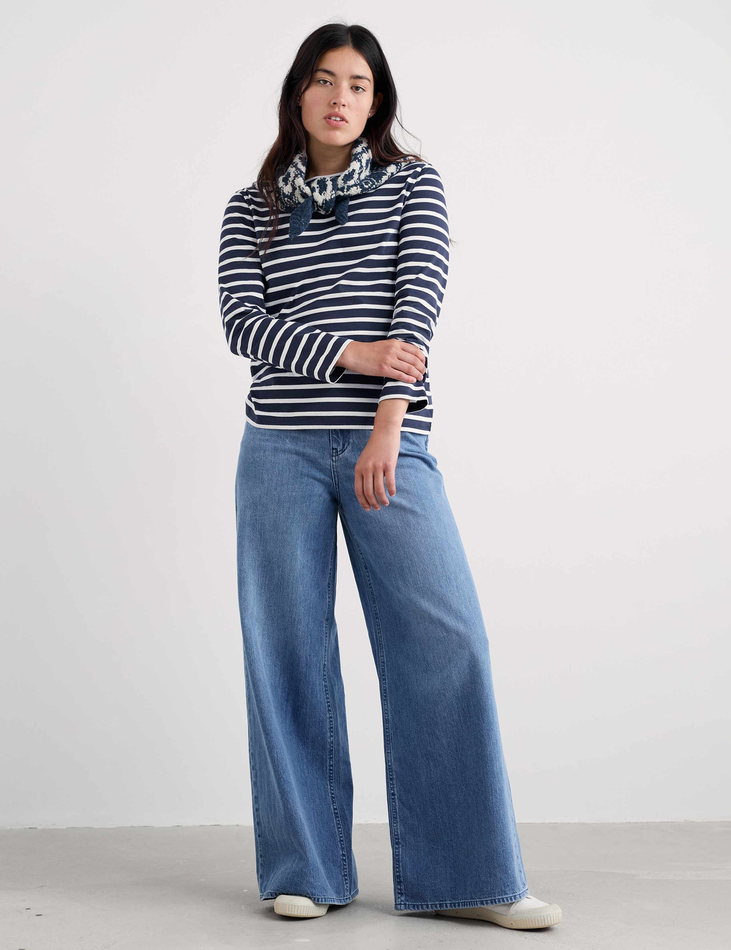 Mid Rise Wide Leg Jeans
