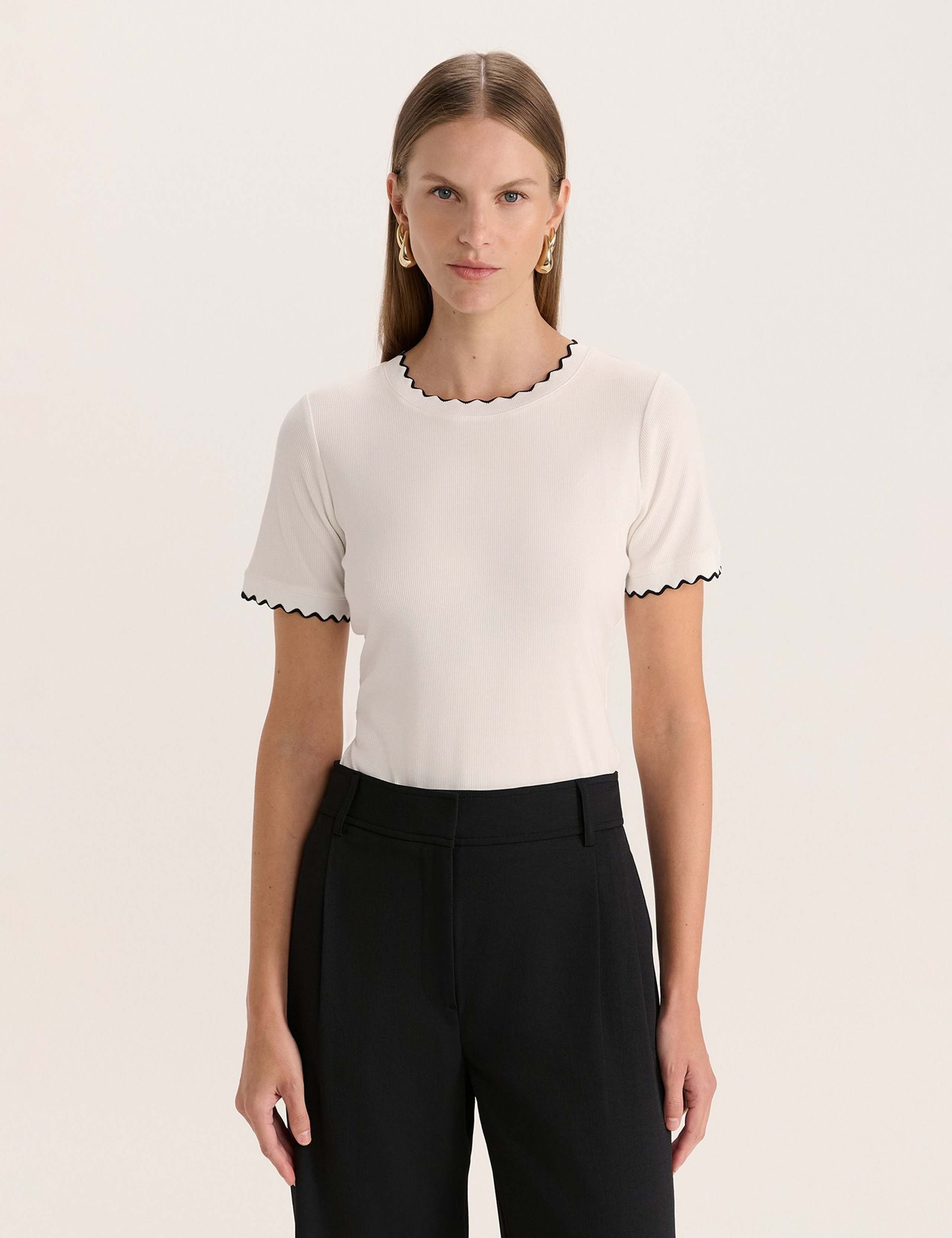 Cotton Blend Ribbed Scallop Trim T-Shirt