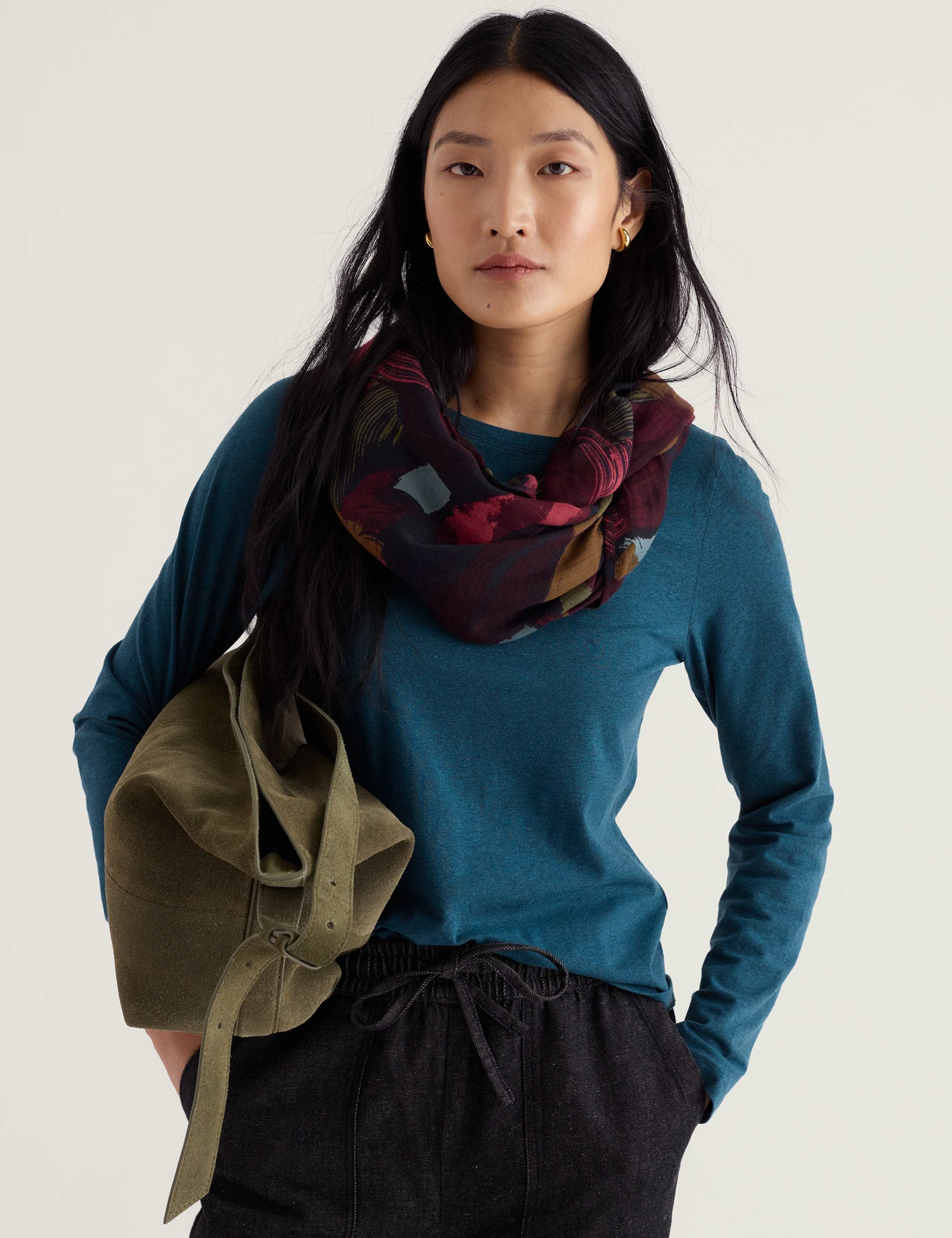 Modal Rich Woven Geometric Snood