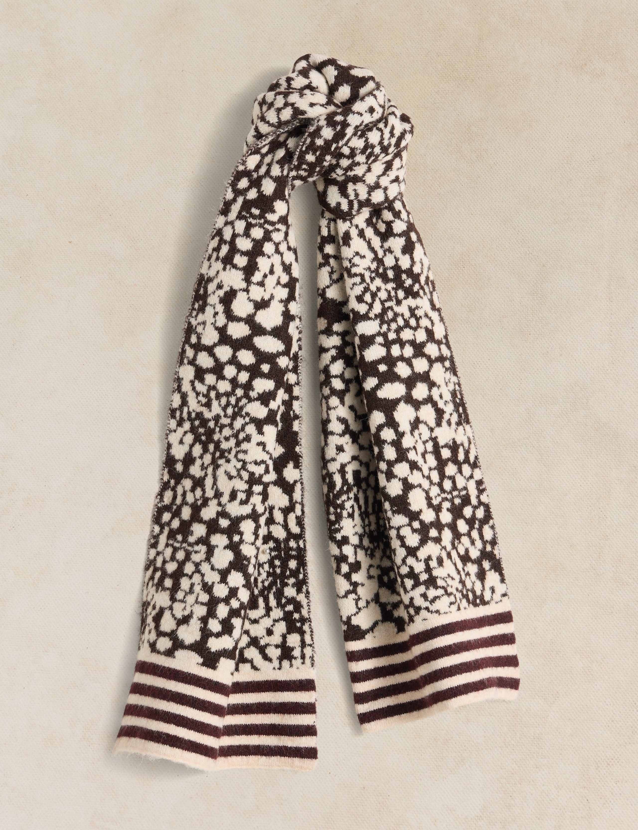 Jacquard Animal Scarf