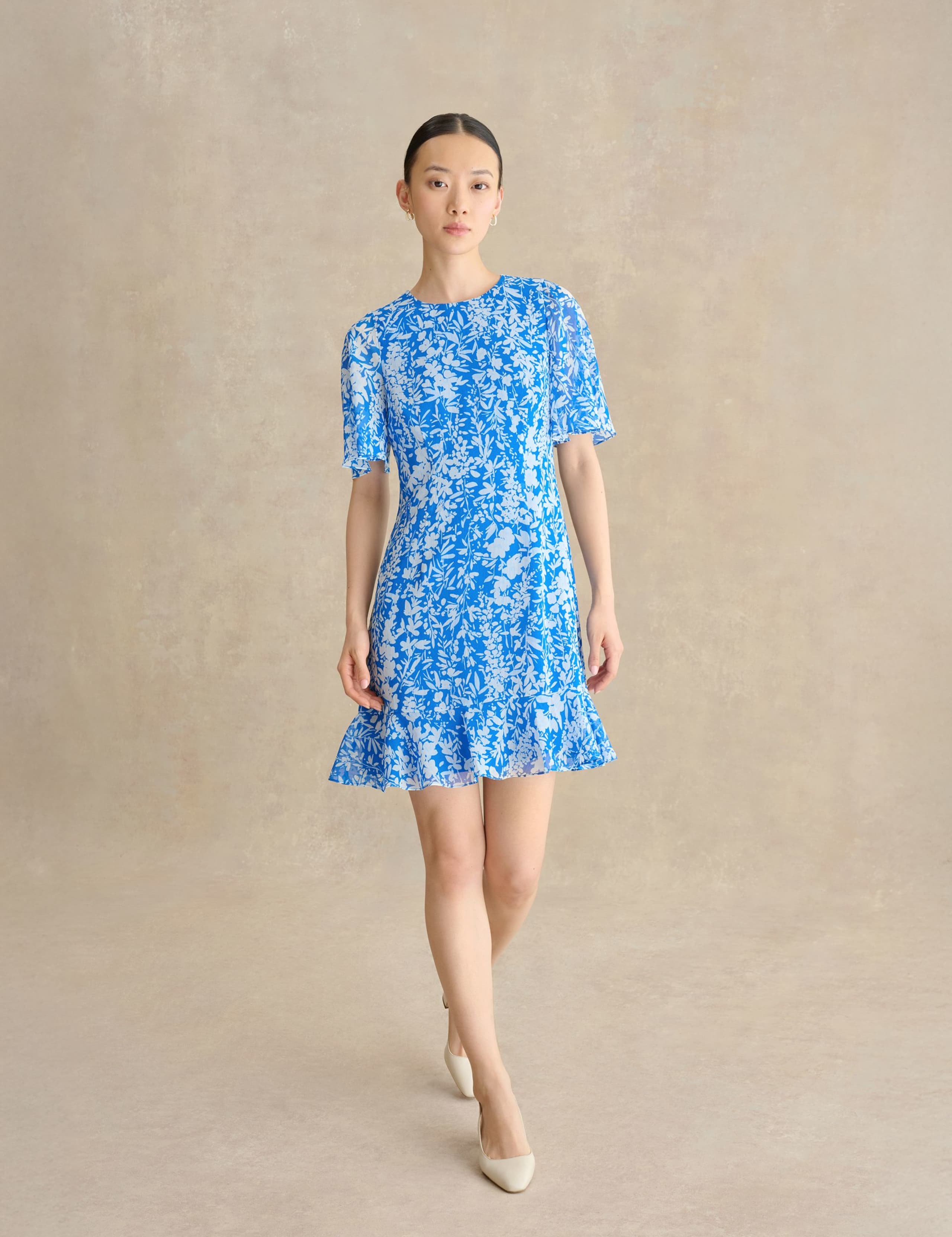 Floral Round Neck Mini Shift Dress