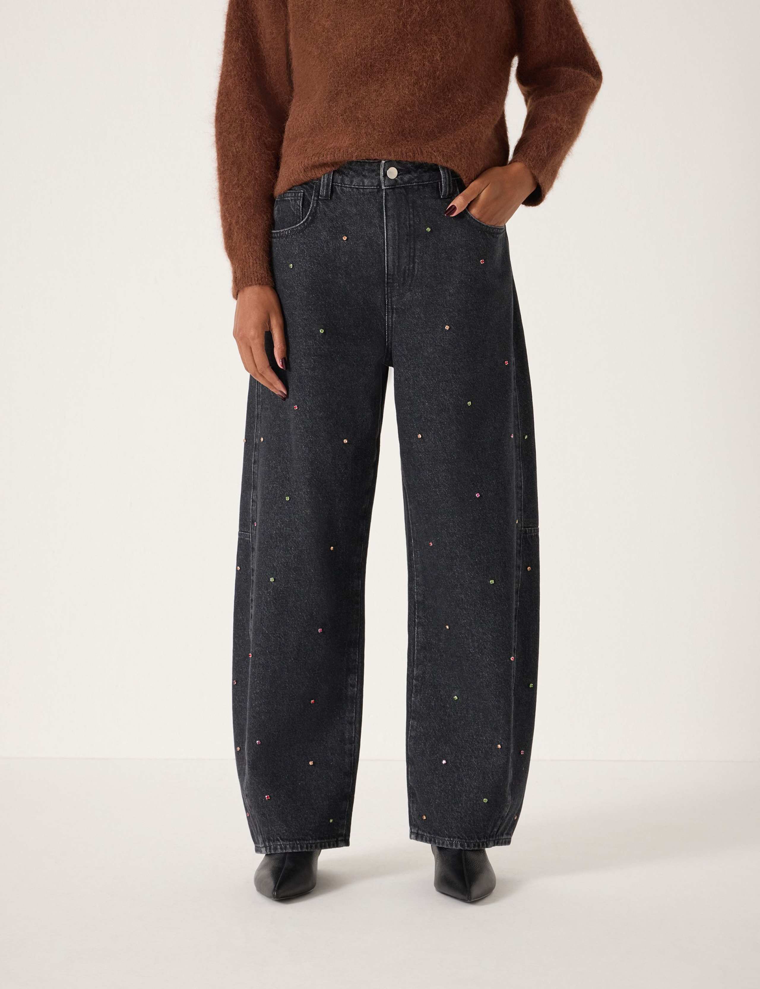 Mid Rise Embellished Barrel Leg Jeans