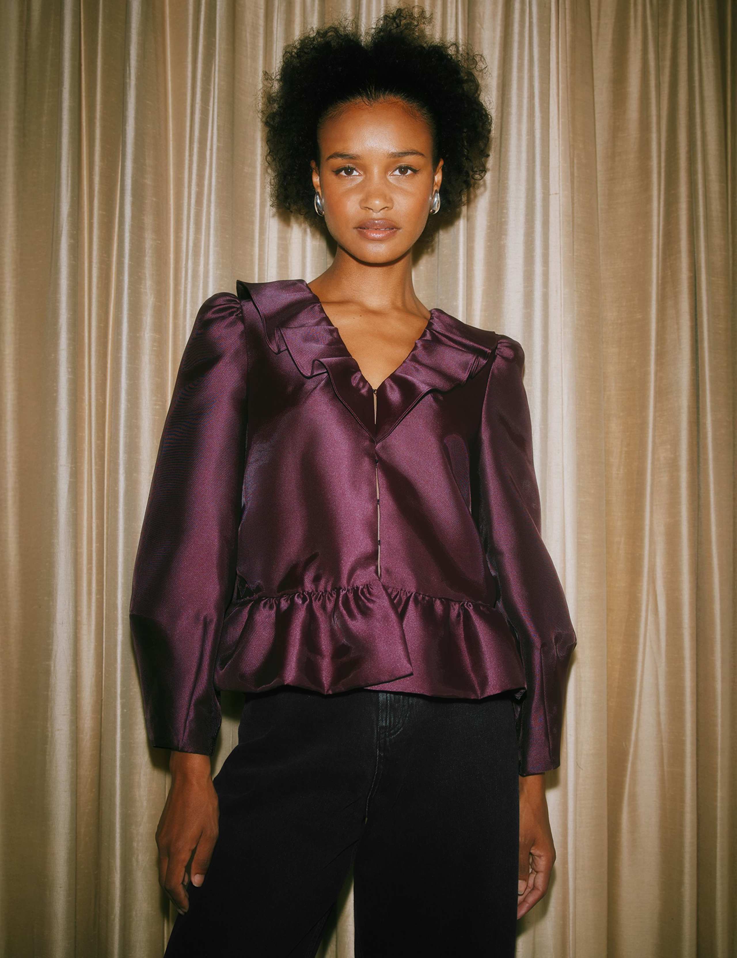 Taffeta Frill Collar Bubble Hem Blouse