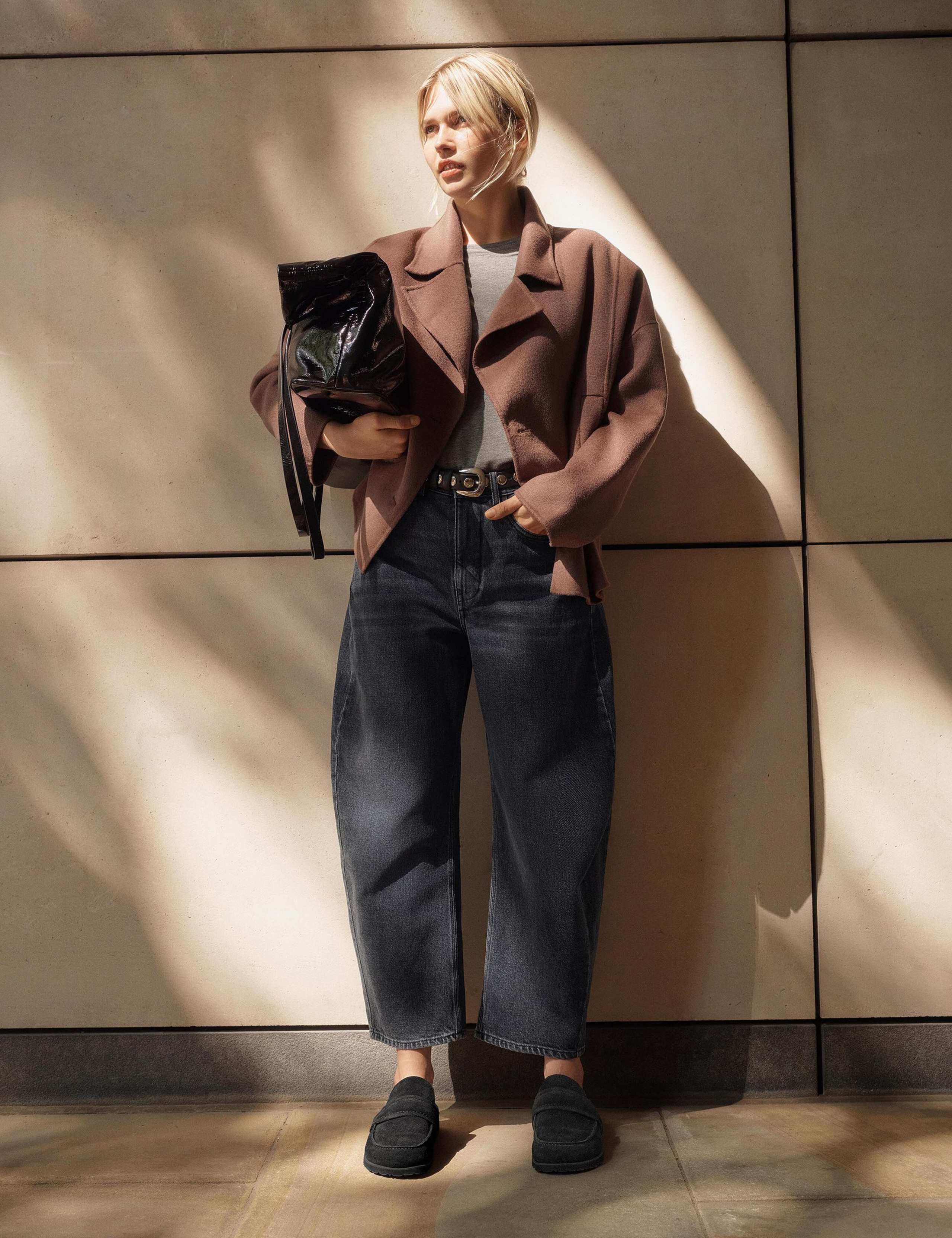 Mid Rise Barrel Jeans