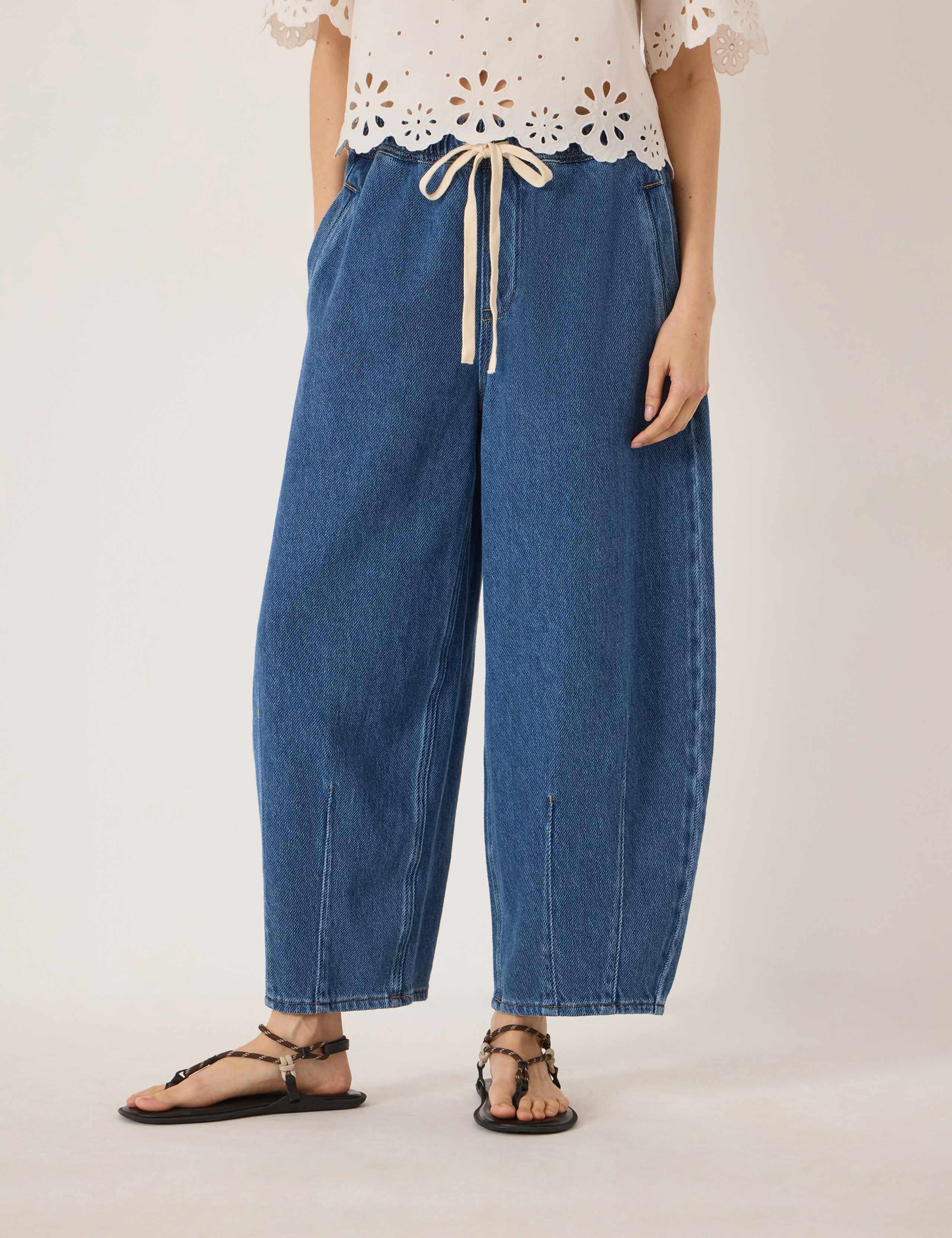 Barrel Leg Cropped Jeans