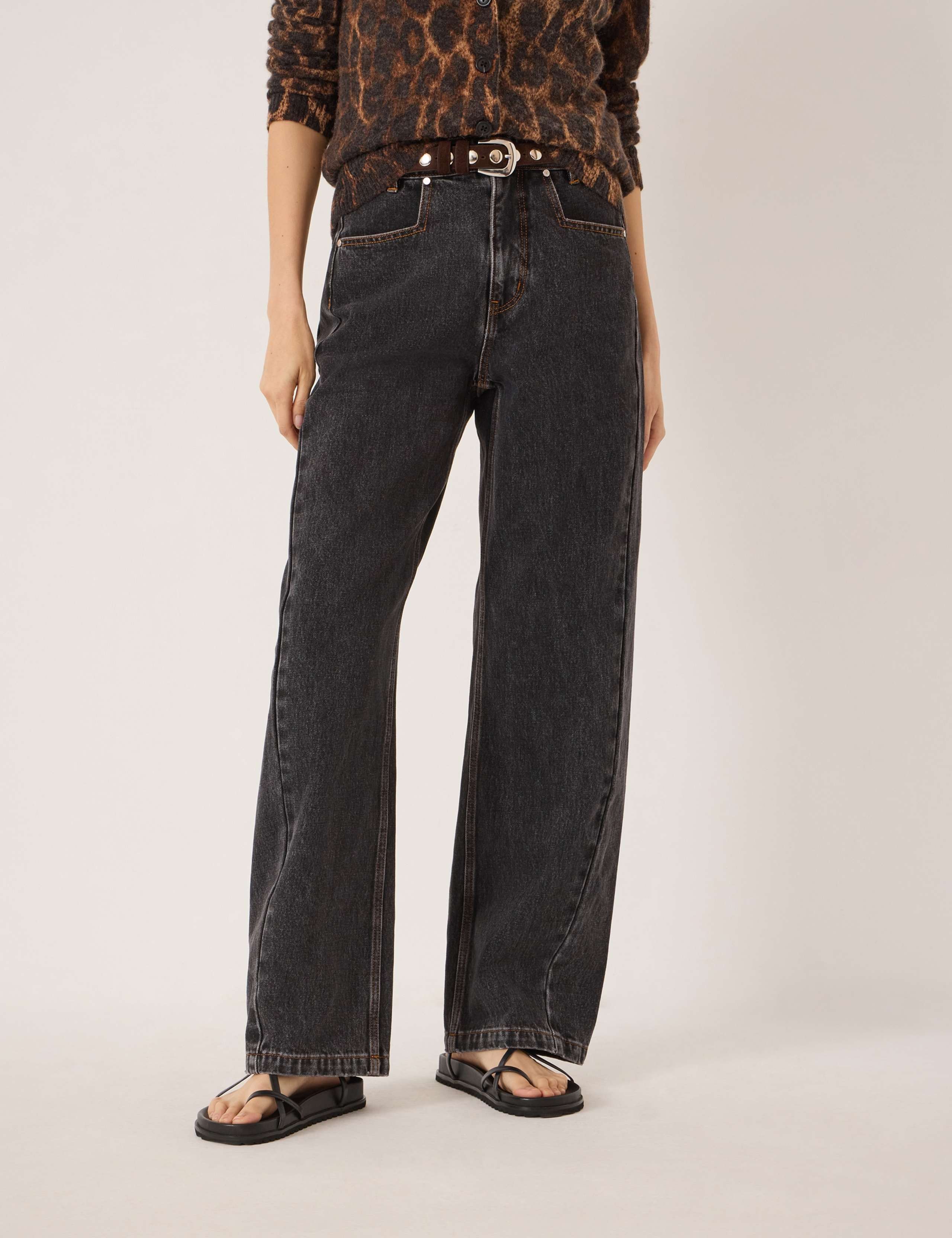 Mid Rise Wide Leg Jeans